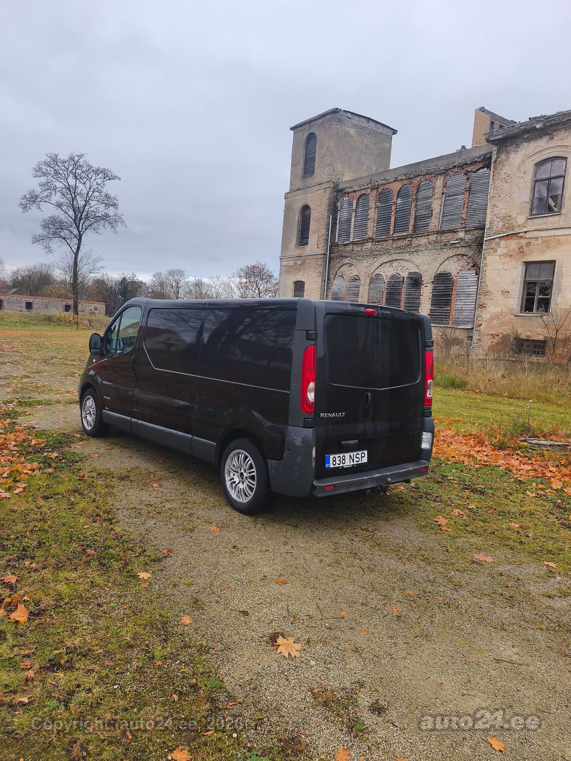 Renault Trafic 2010 — engine 2464 cm³ (107 kW)