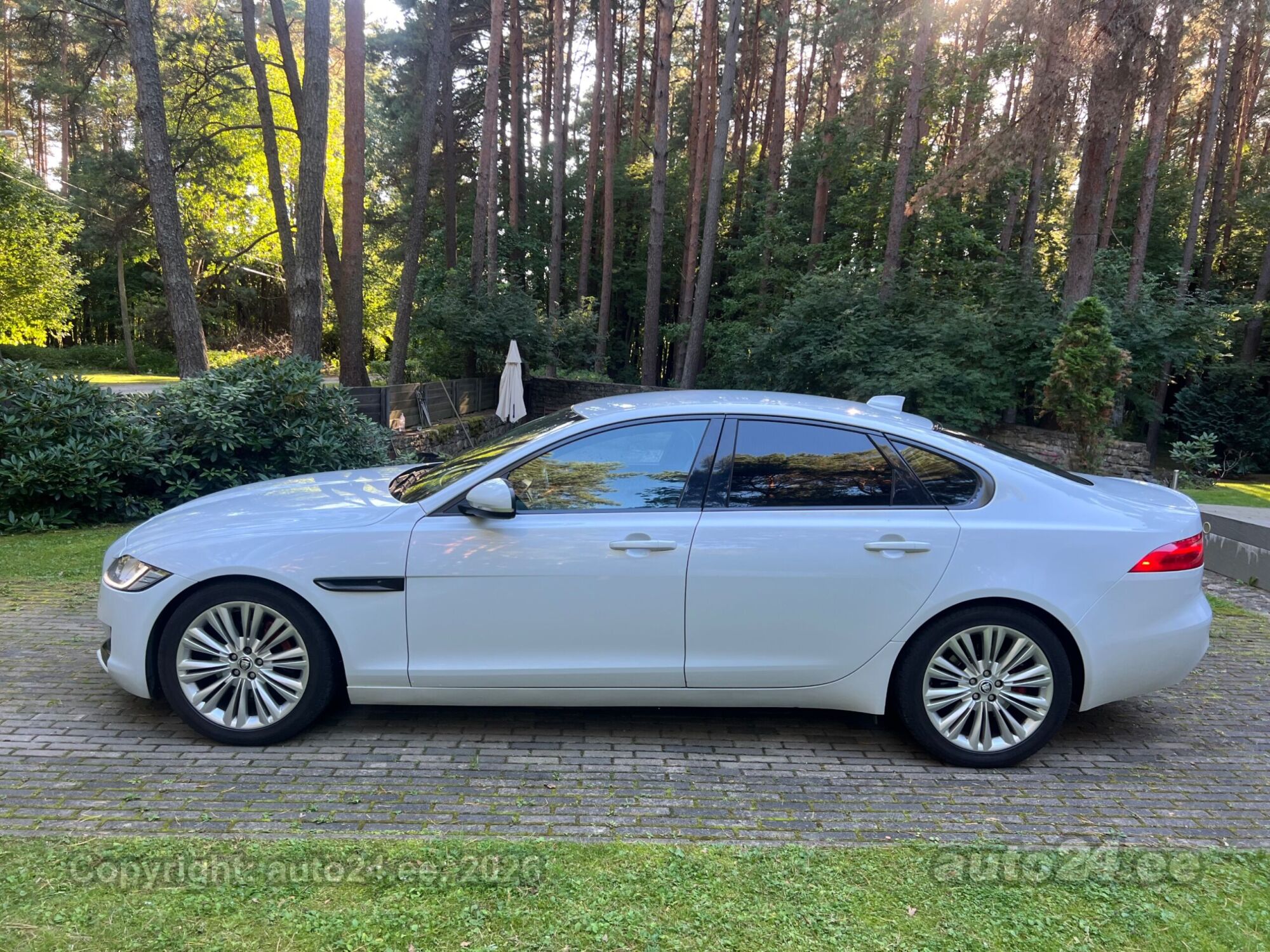 Jaguar XF 2.0 132kW 2016, photo 4/10
