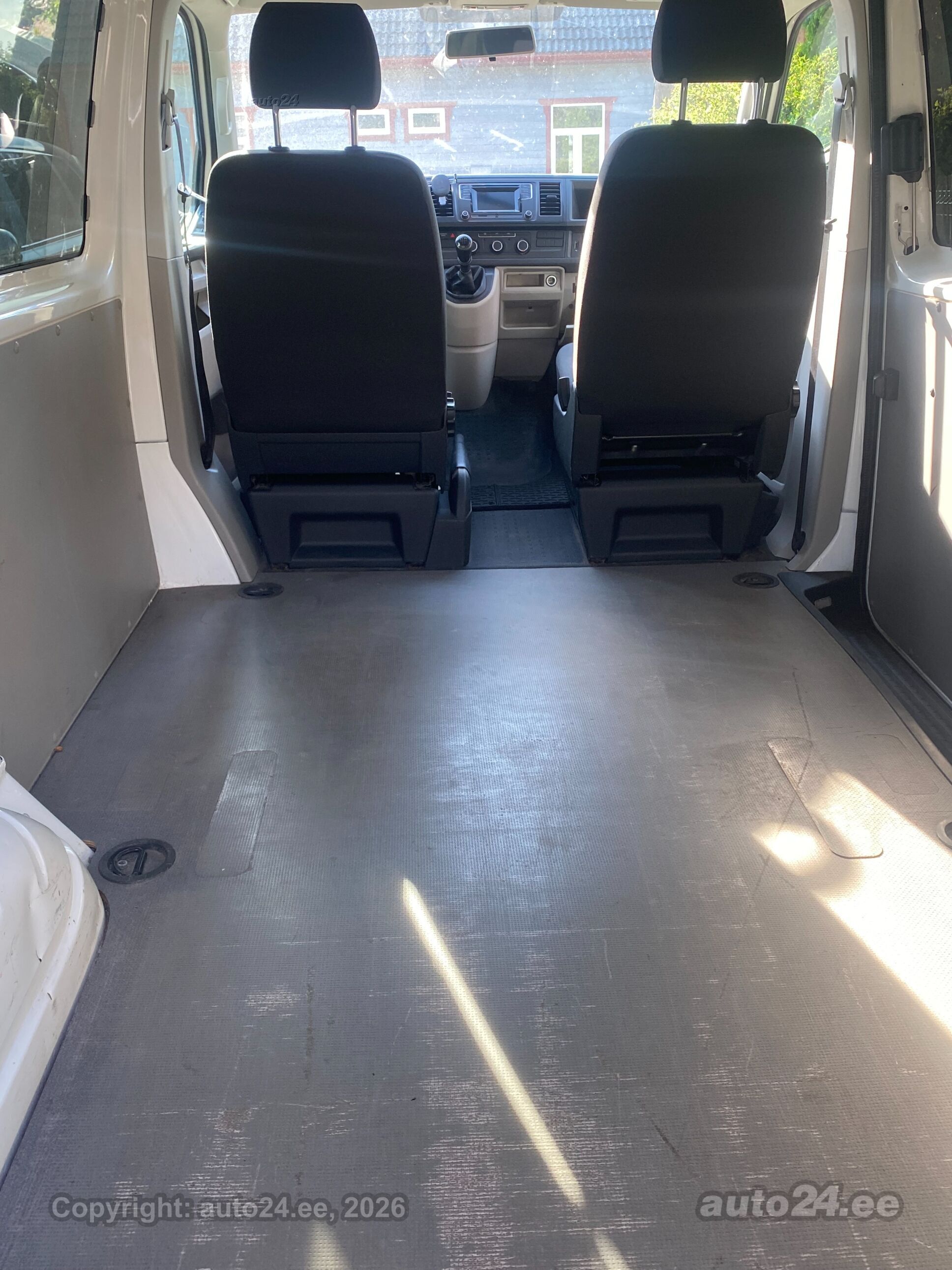Volkswagen Transporter 2.0 62kW 2017, kuva 4/10