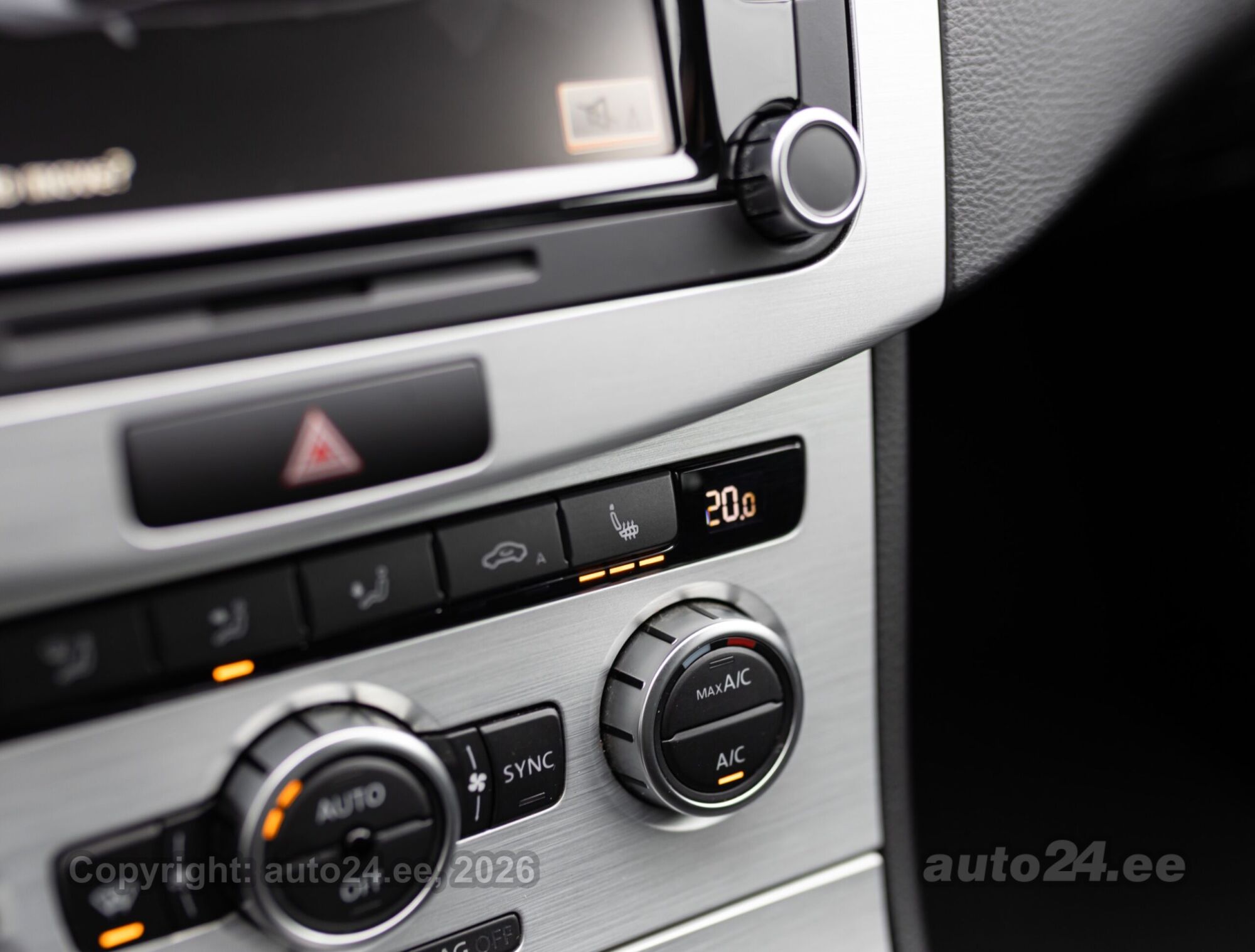 Volkswagen Passat 2013 — photo 10