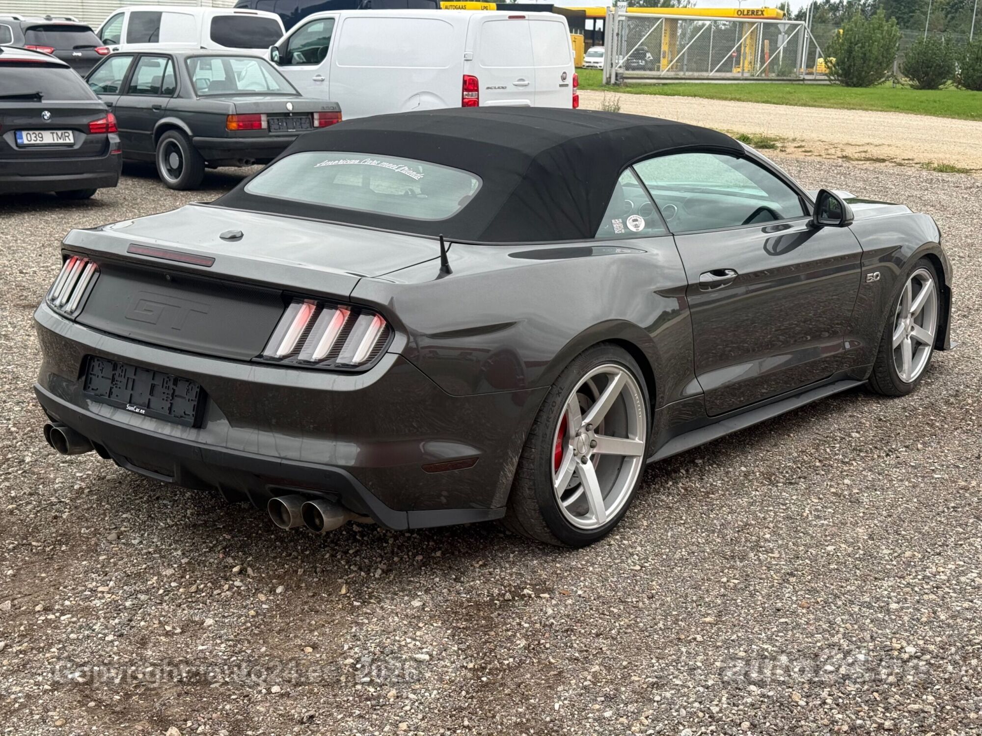 Ford Mustang - 3