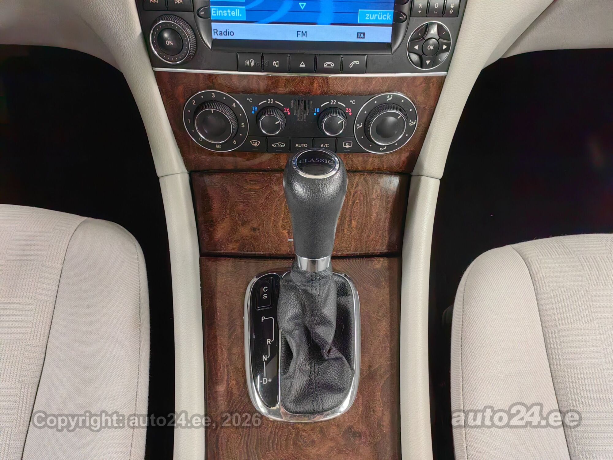 Mercedes-Benz C-Class 2005 — photo 10