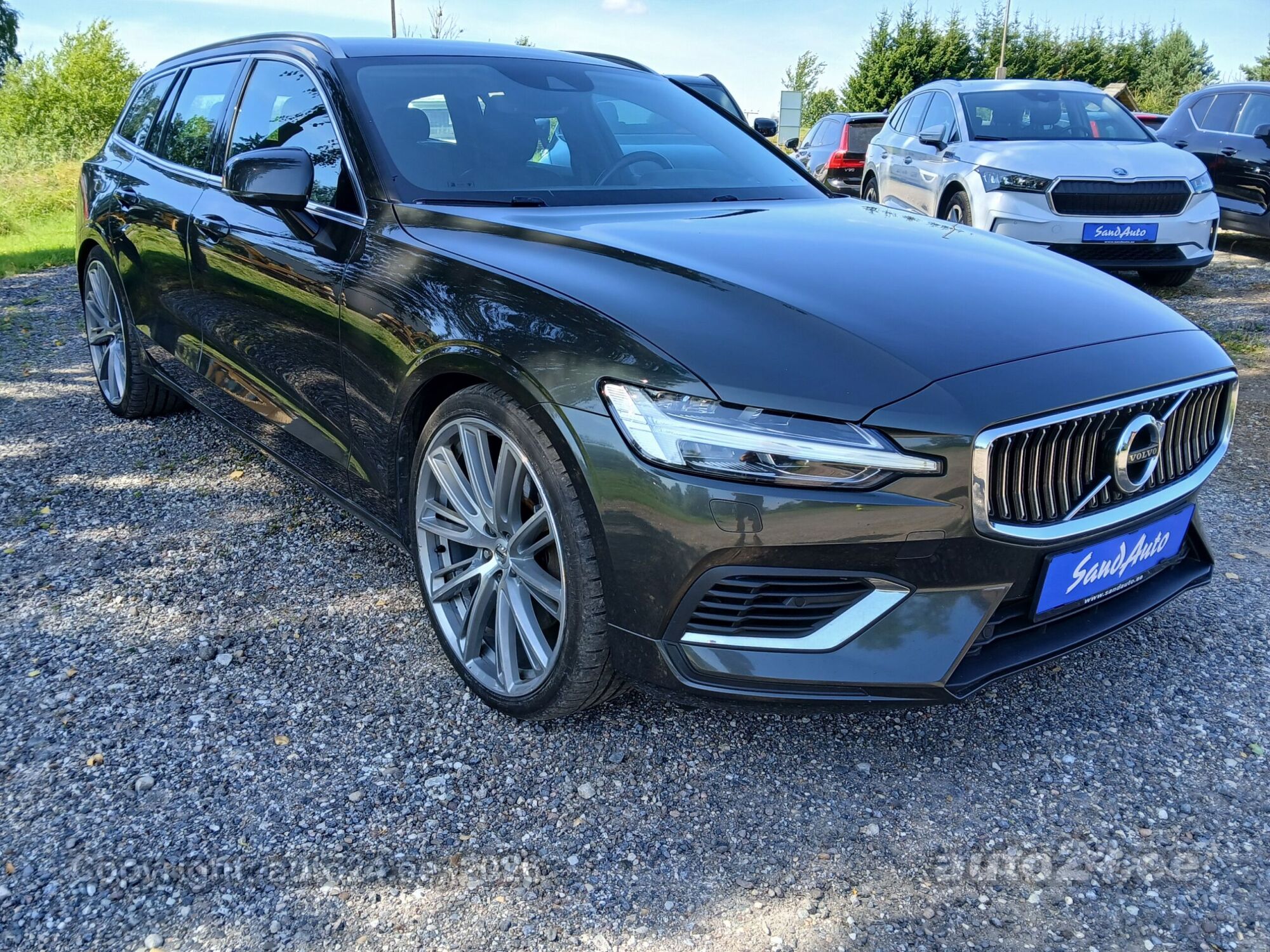Volvo V60 2021, kuva 3/10