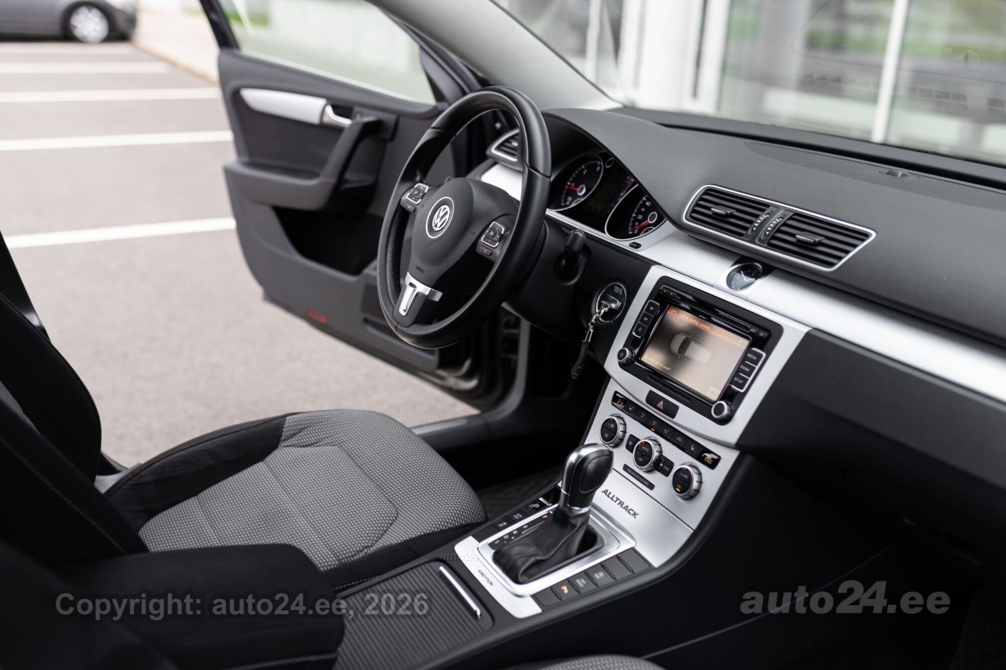 Volkswagen Passat 2013 — photo 25