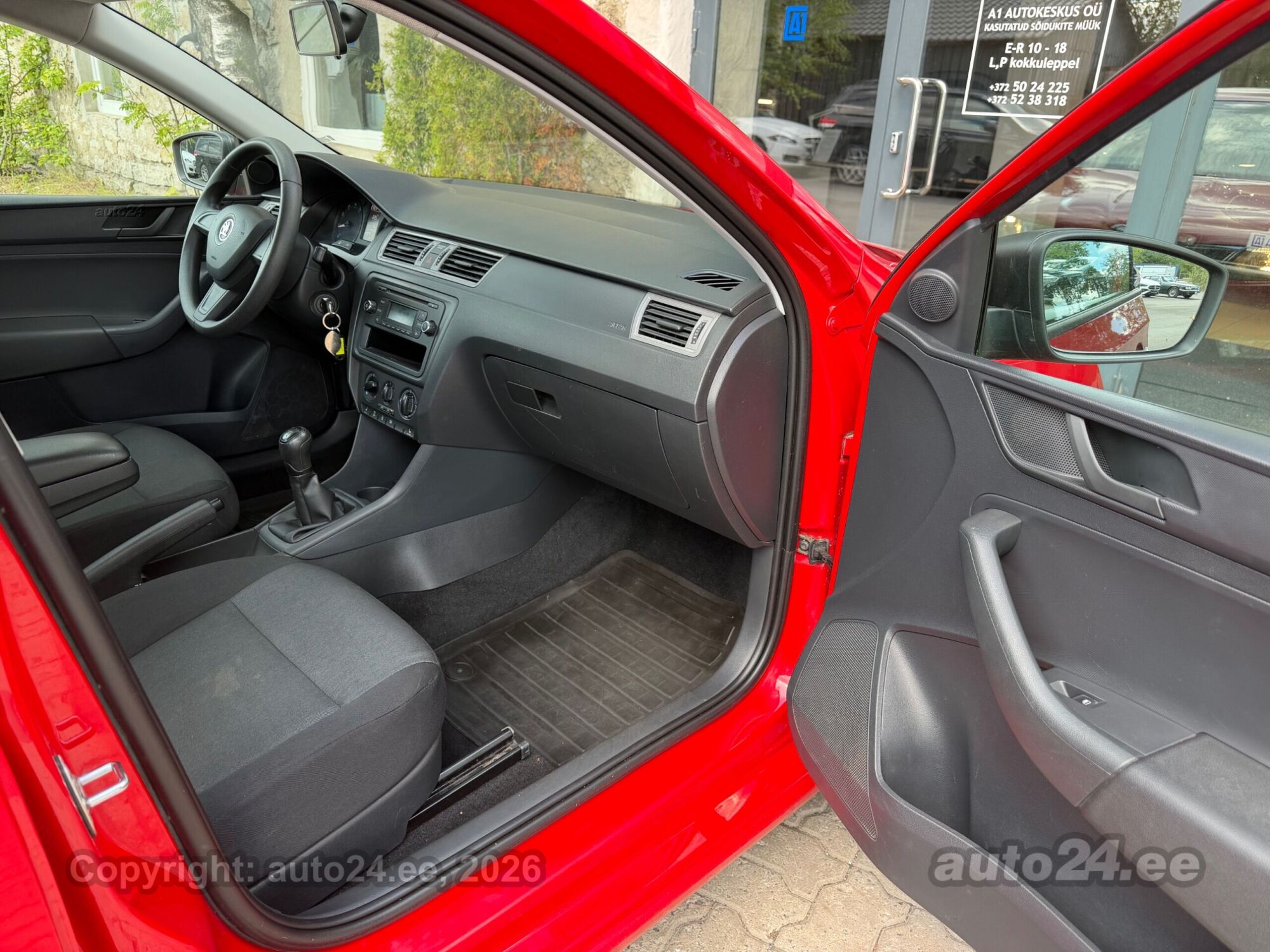 Skoda Rapid Active 1.2 R4 63kW 2015, kuva 6/10