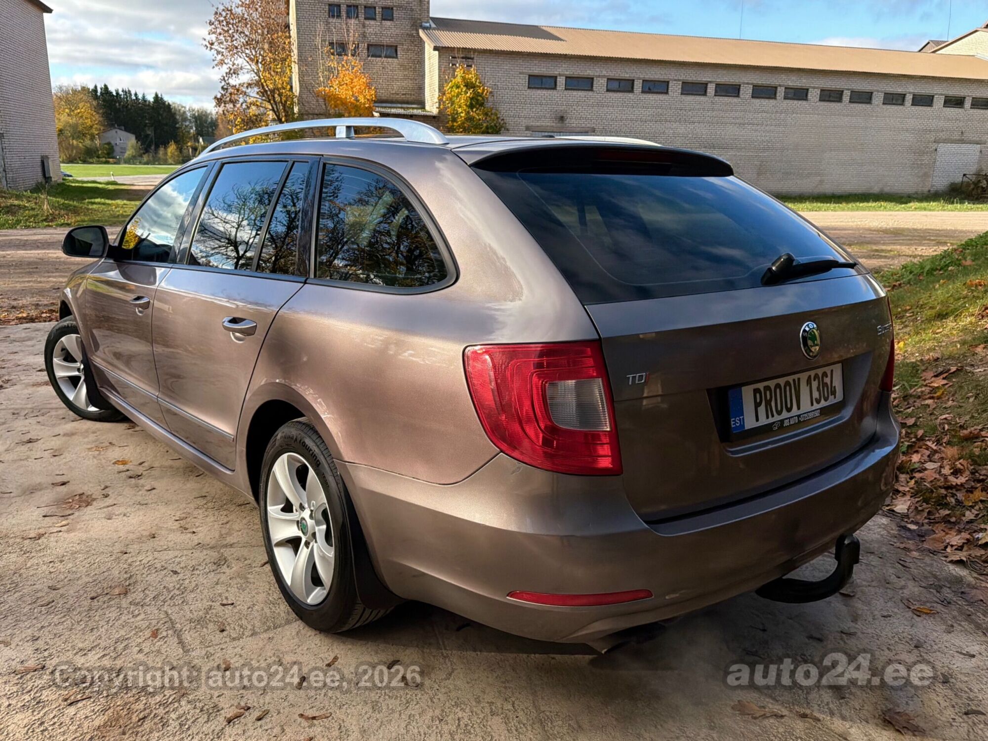 Skoda Superb 2011 — engine 103 kW