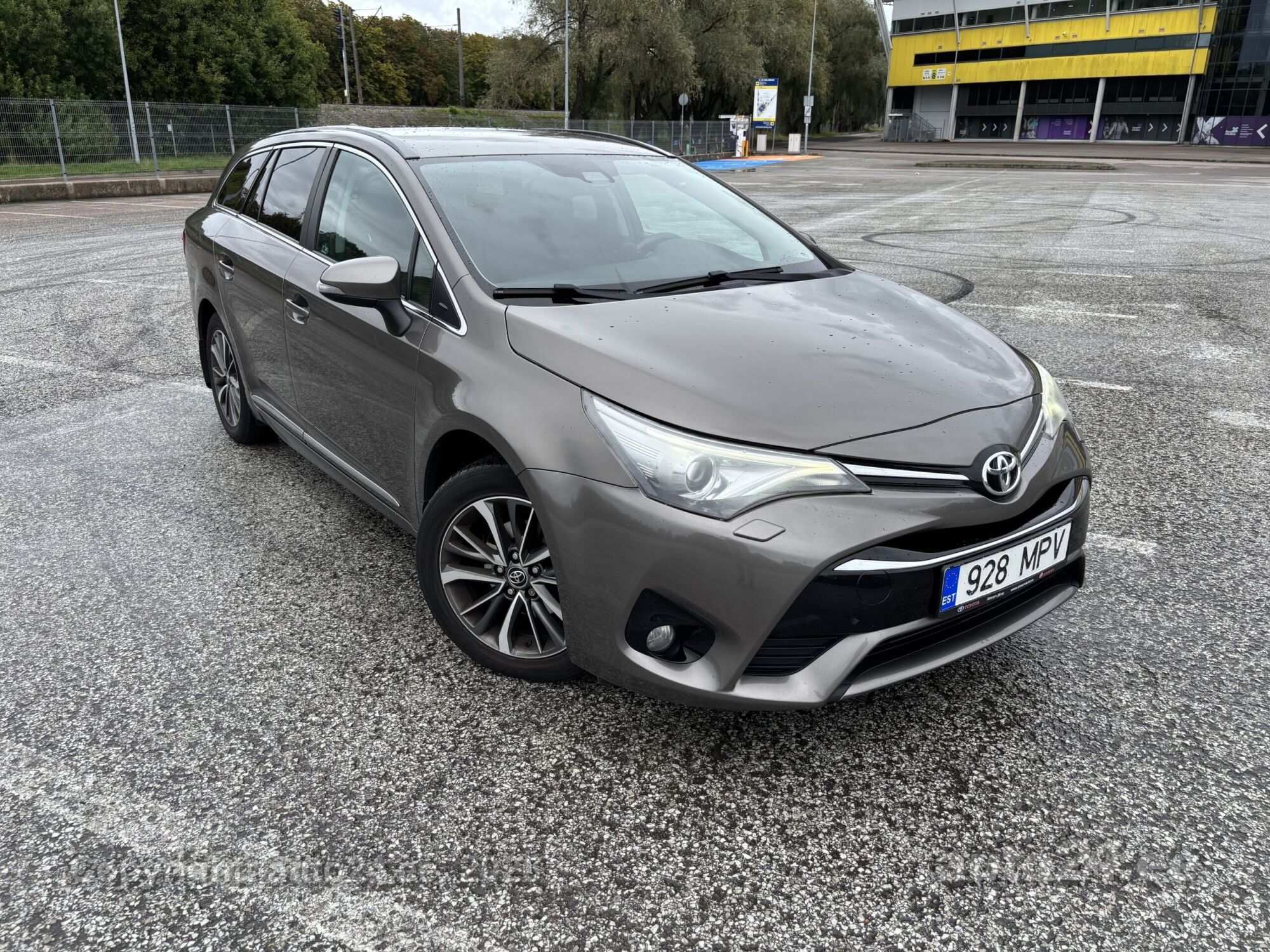 Toyota Avensis - 1