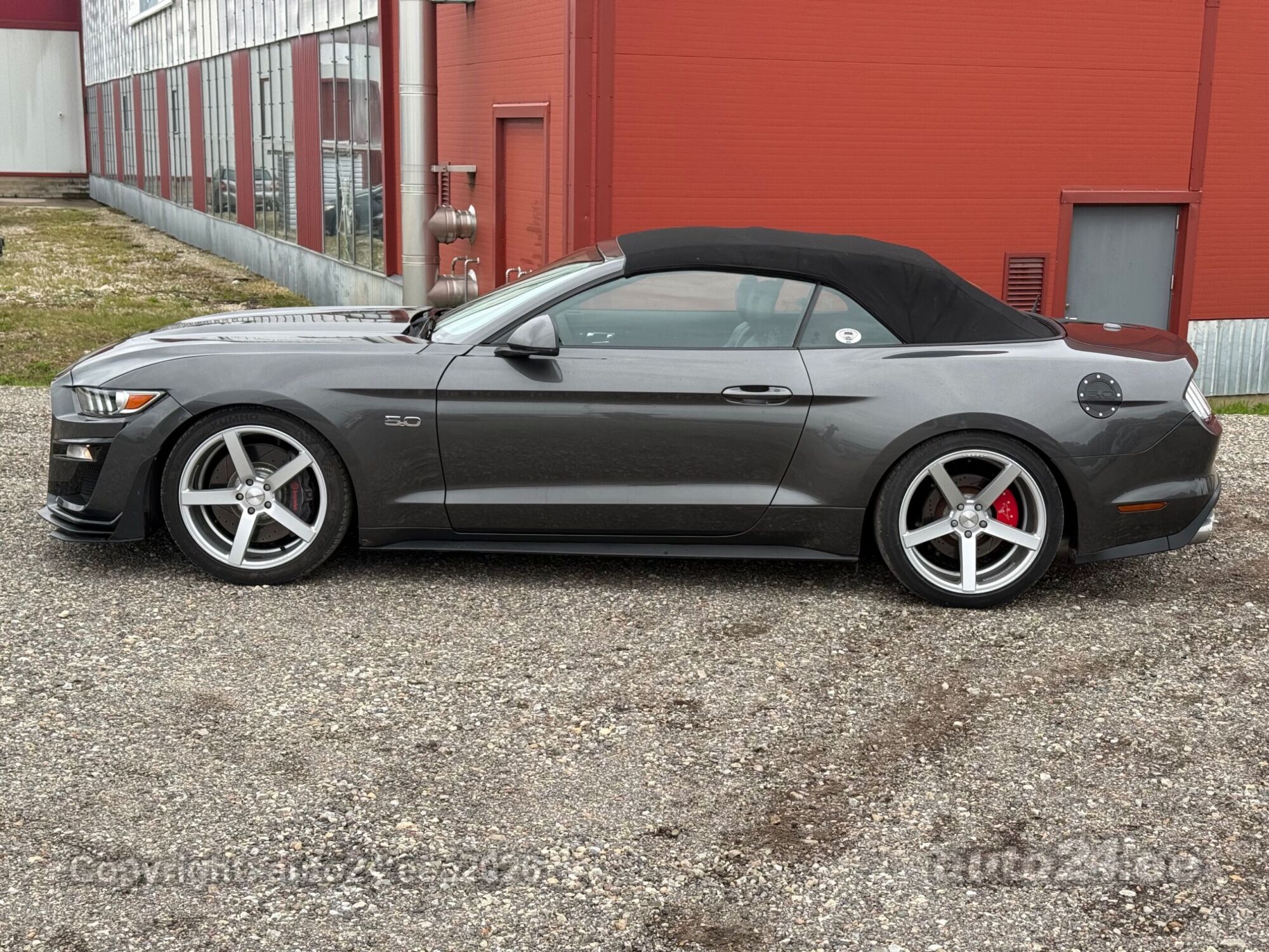 Ford Mustang - 6