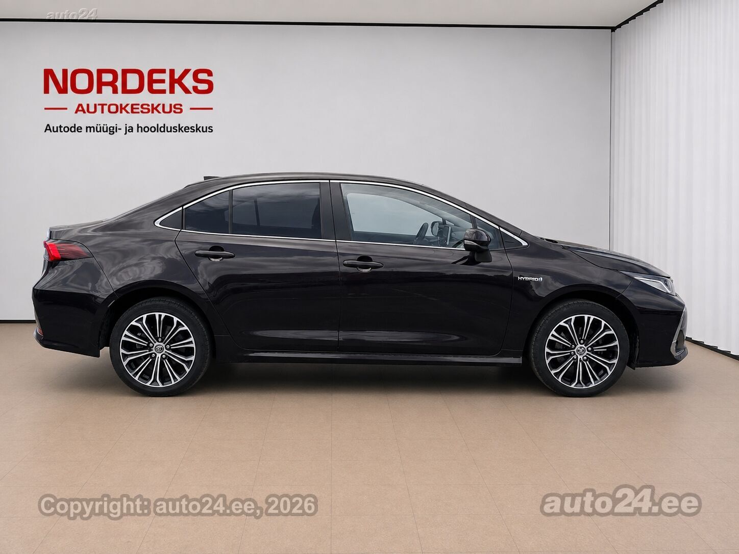 Toyota Corolla Luxury Hybrid 1.8 72kW 2019, photo 4/10