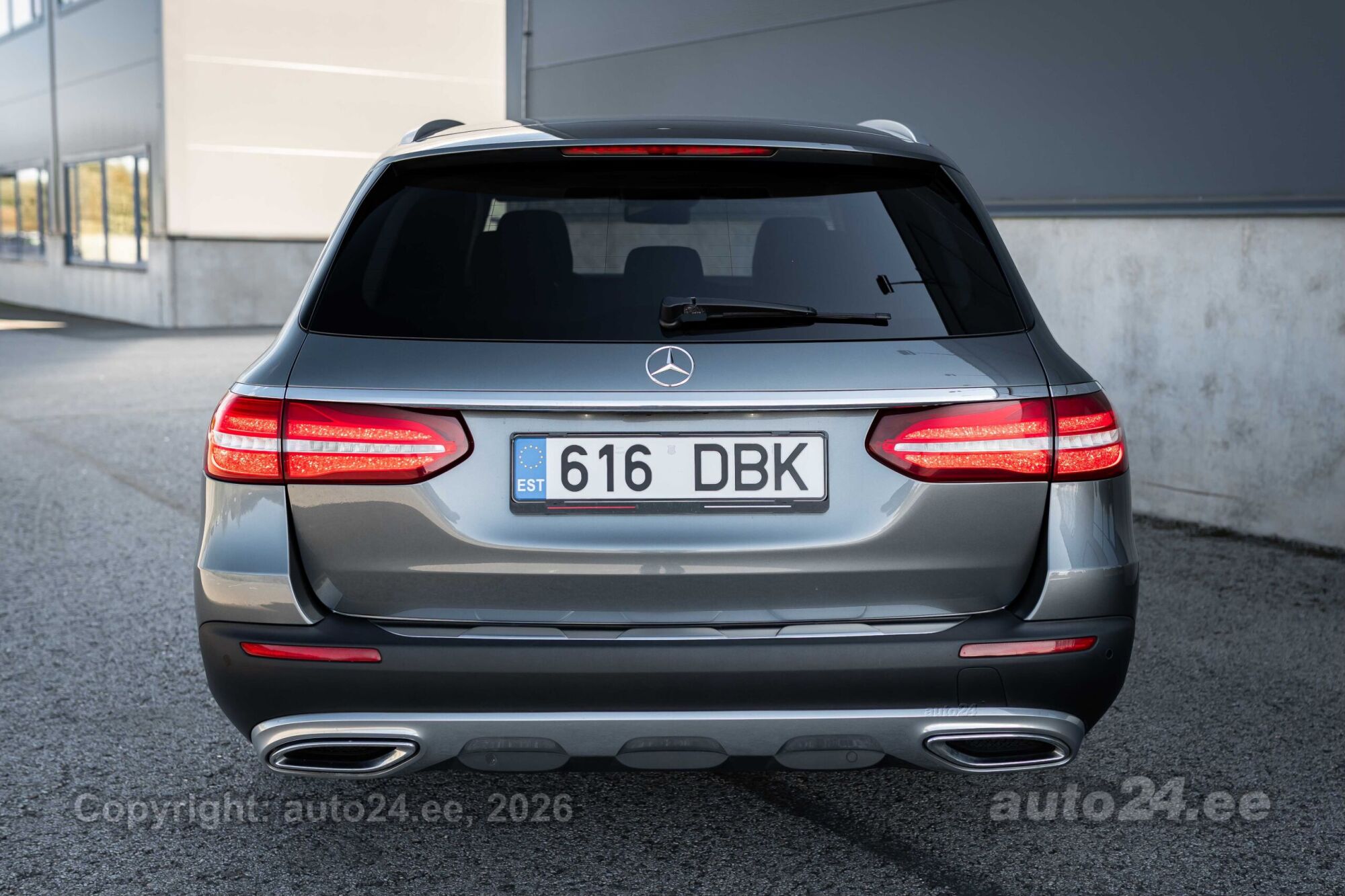 Mercedes-Benz E 220 - 11