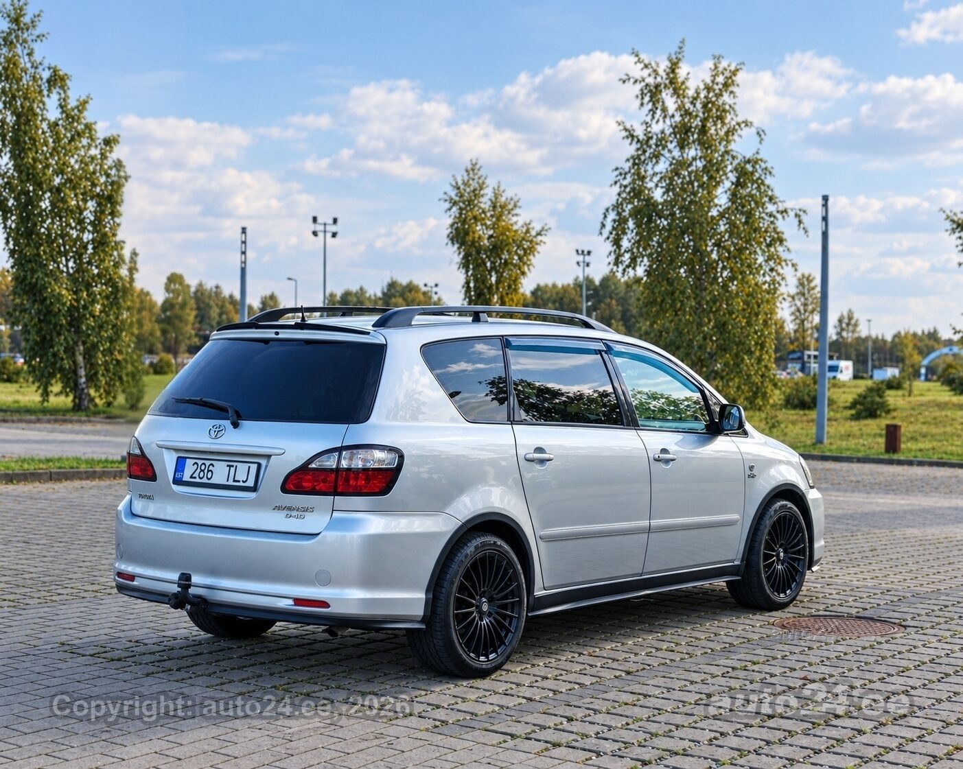 Toyota Avensis Verso 2006 — photo 6