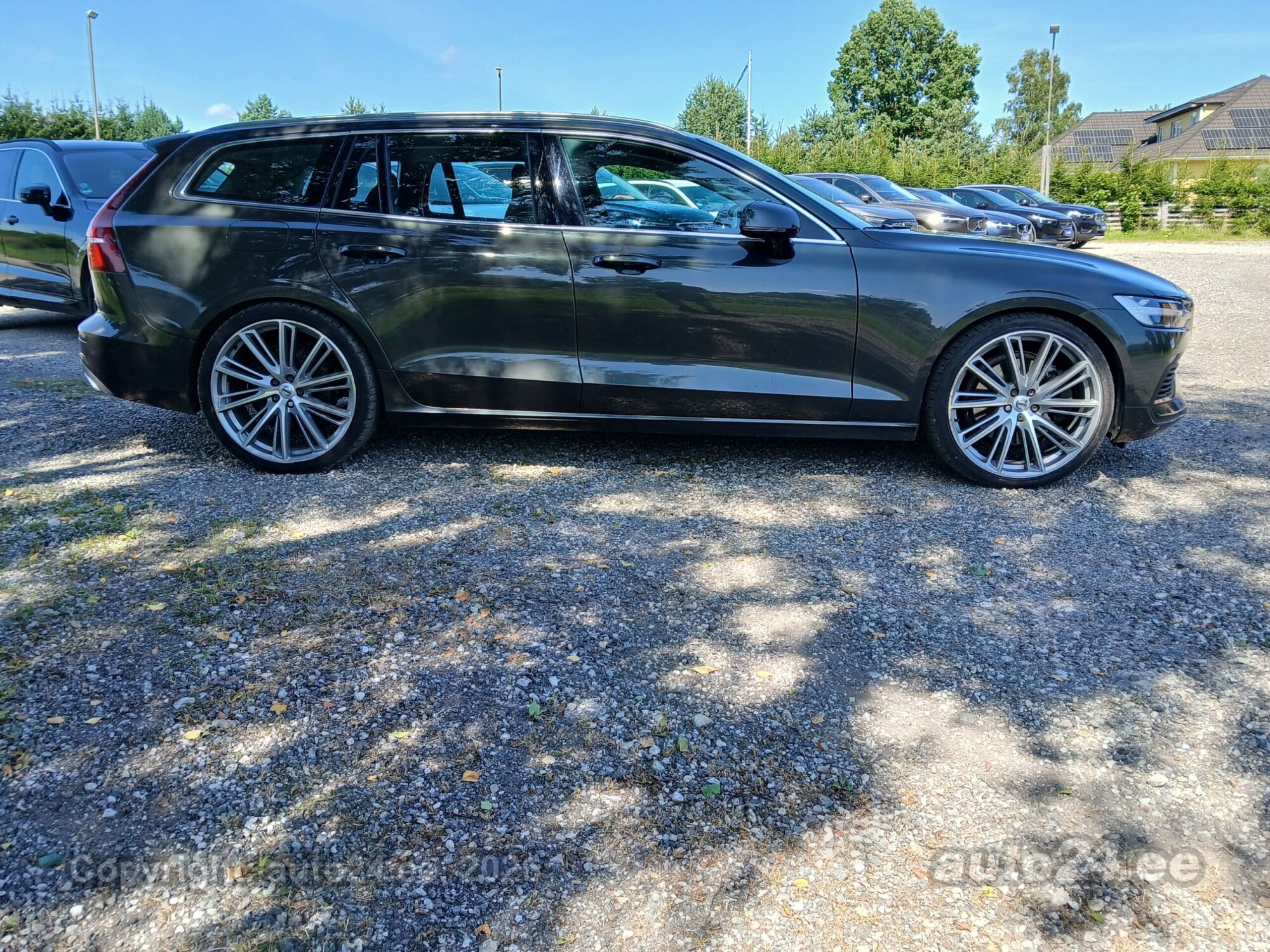 Volvo V60 2021, kuva 4/10