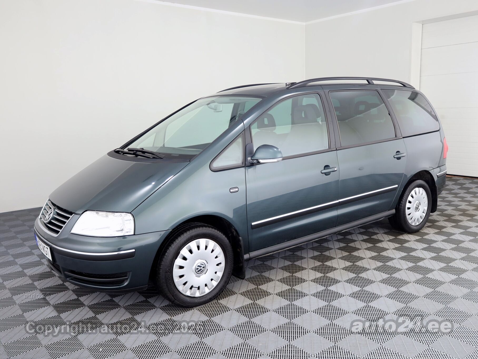 Volkswagen Sharan 2007 — rear view
