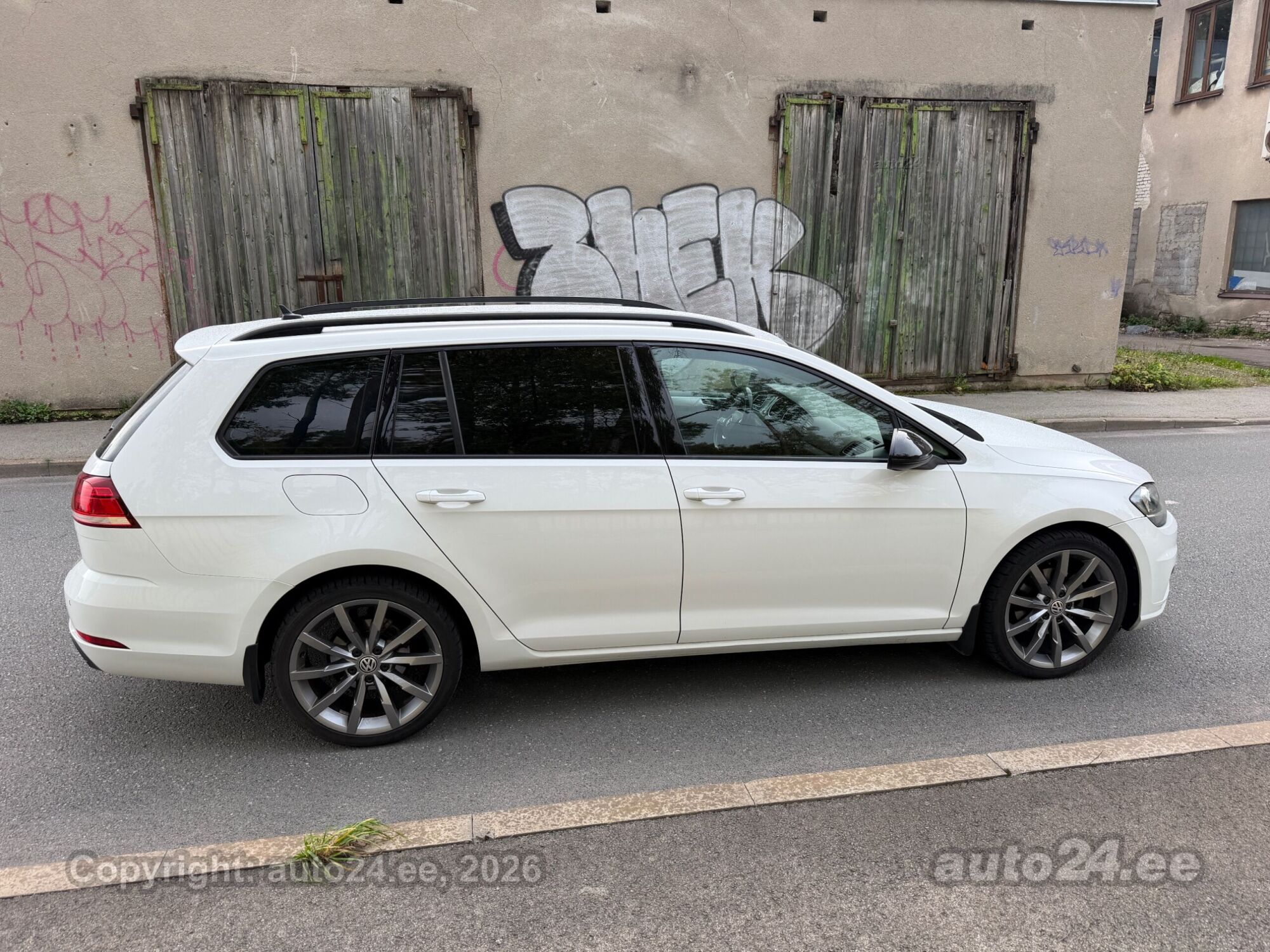 Volkswagen Golf - 10