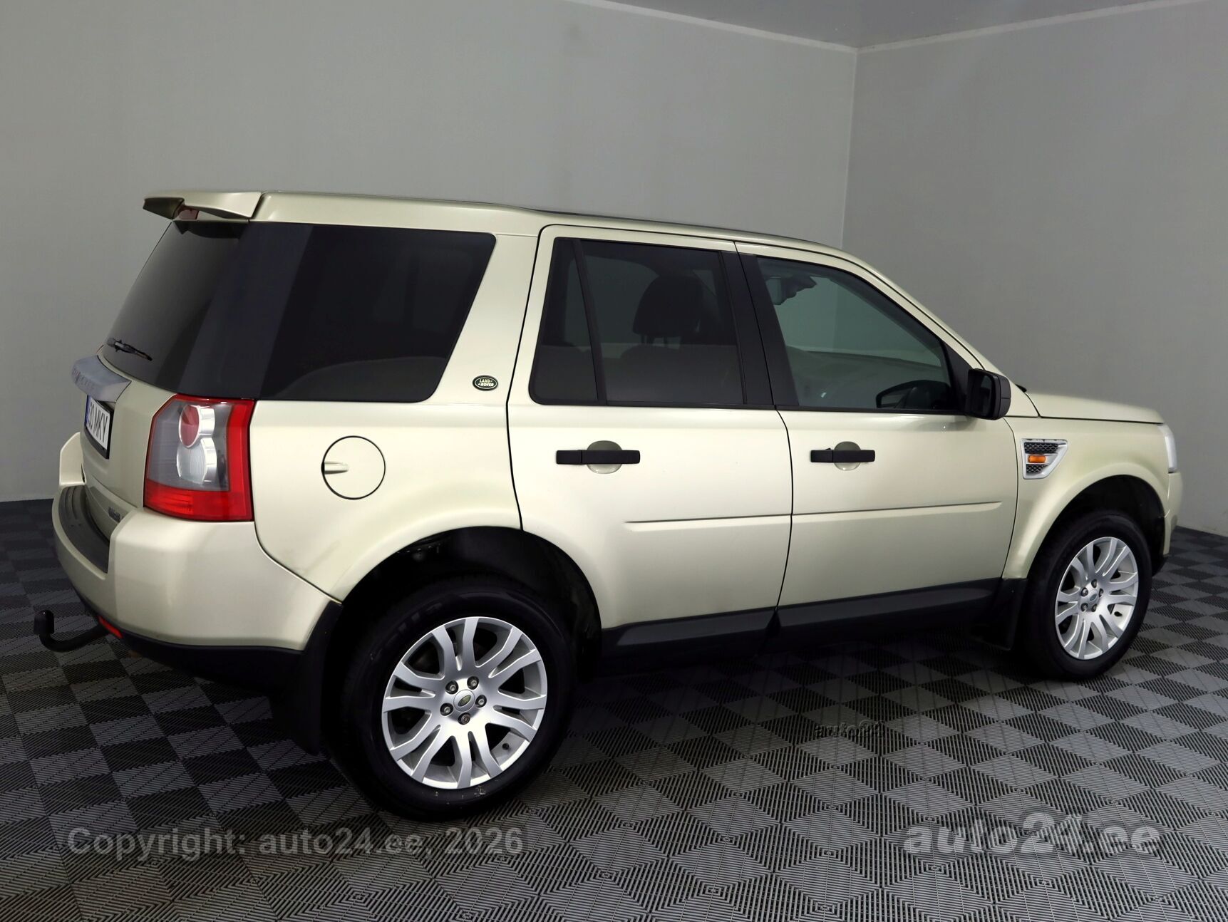 Land Rover Freelander 2008 — interior