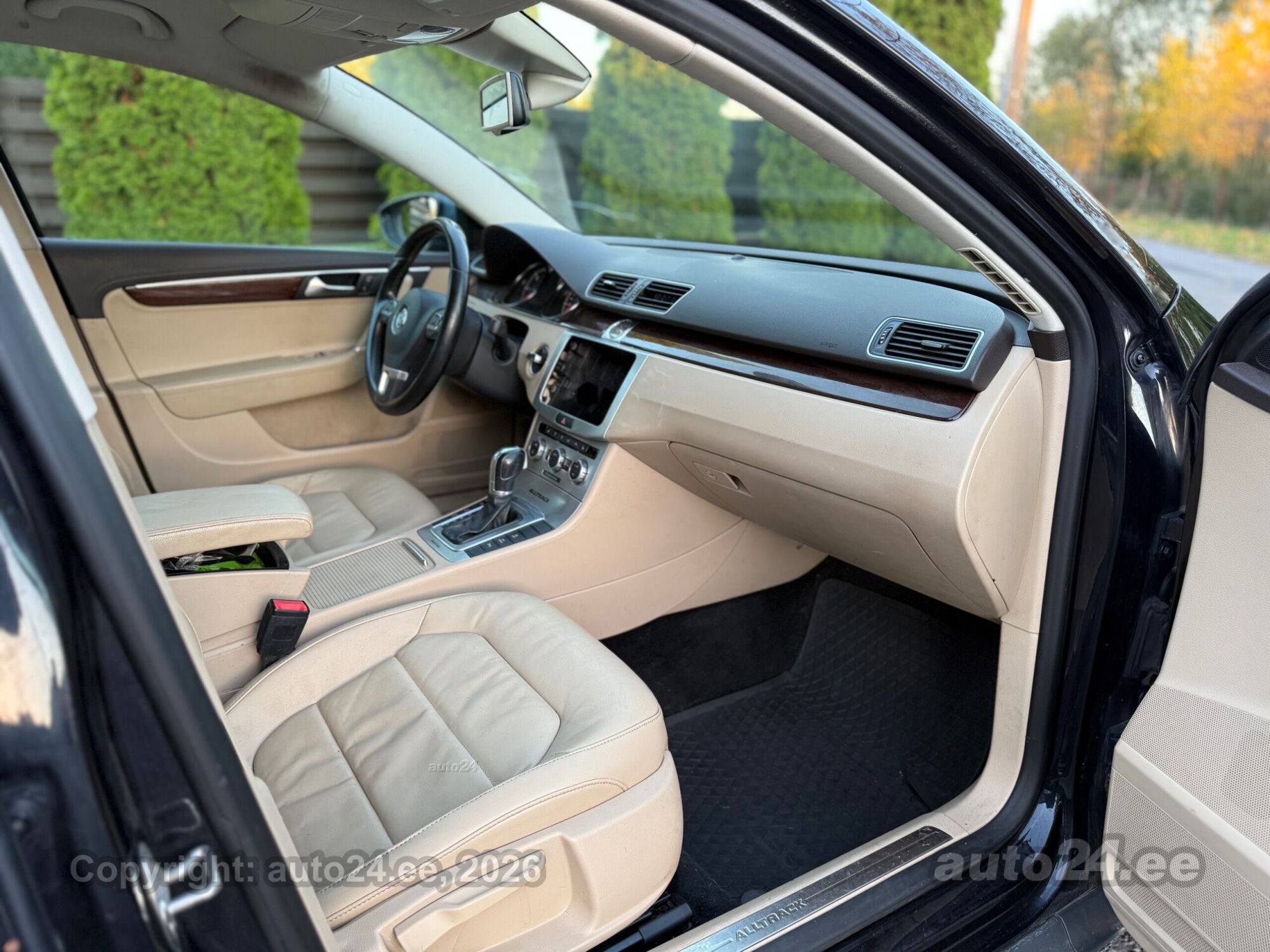 Volkswagen Passat 2013 — photo 7