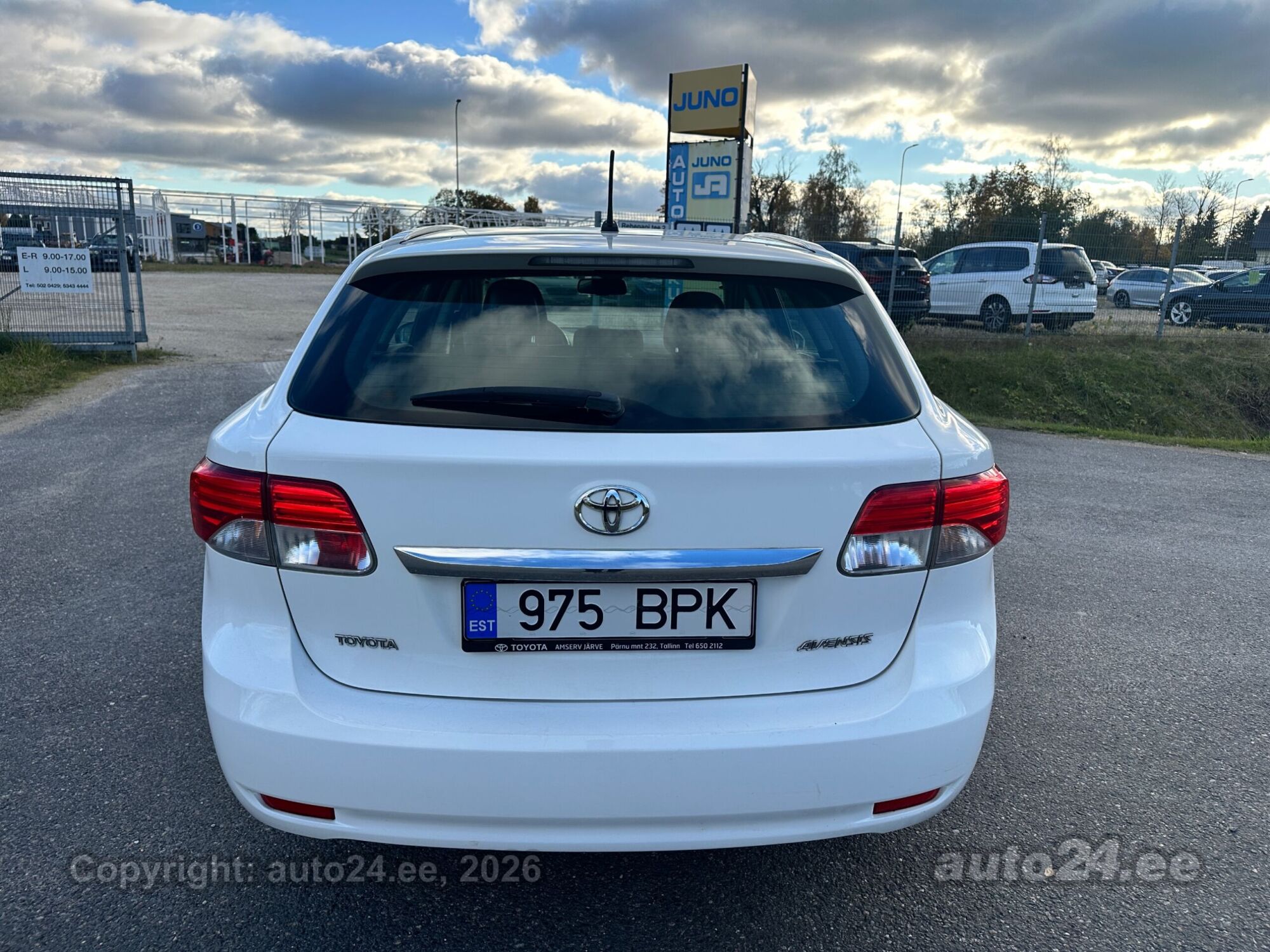 Toyota Avensis 2013 — photo 8