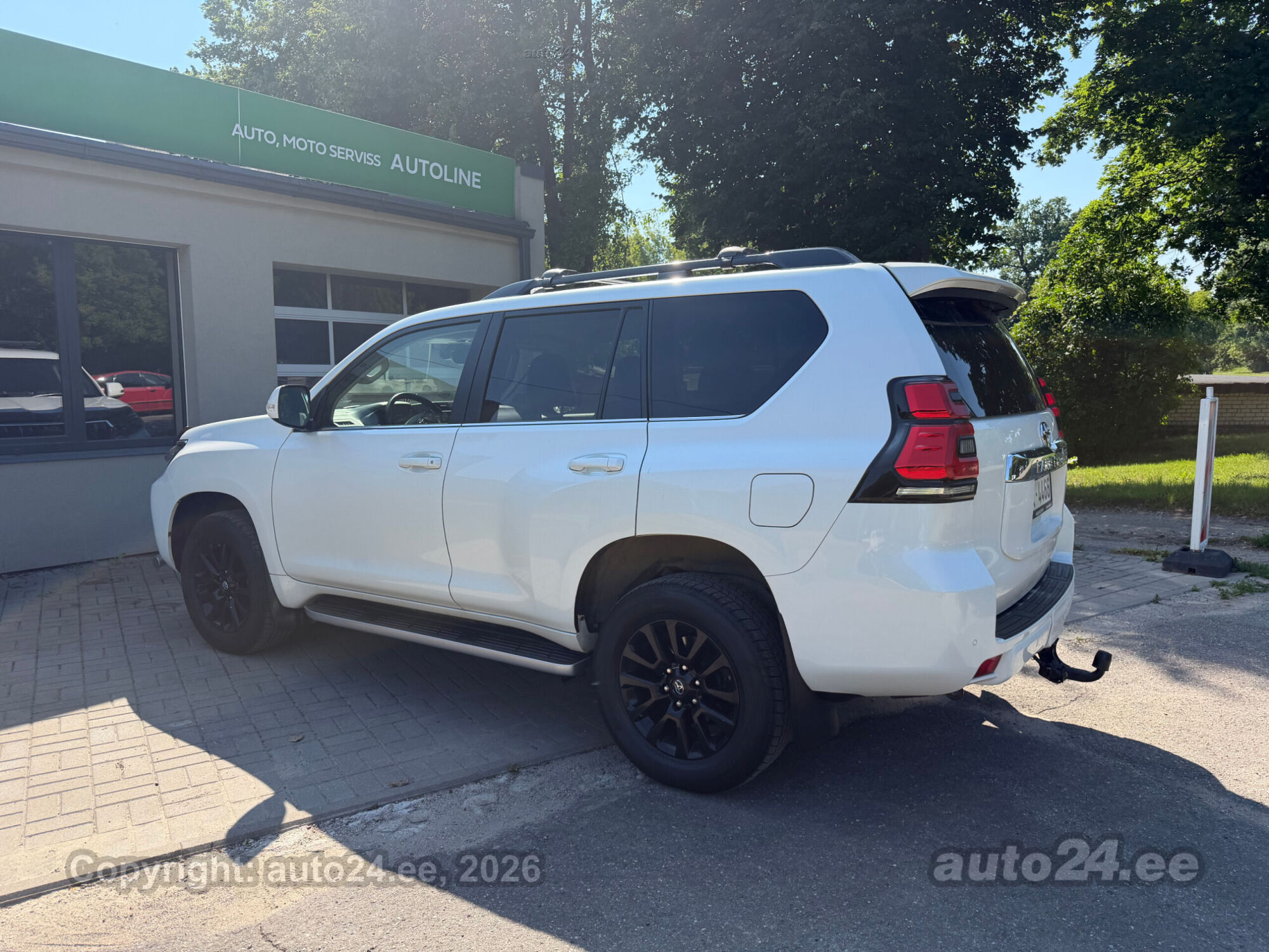 Toyota Land Cruiser - 4