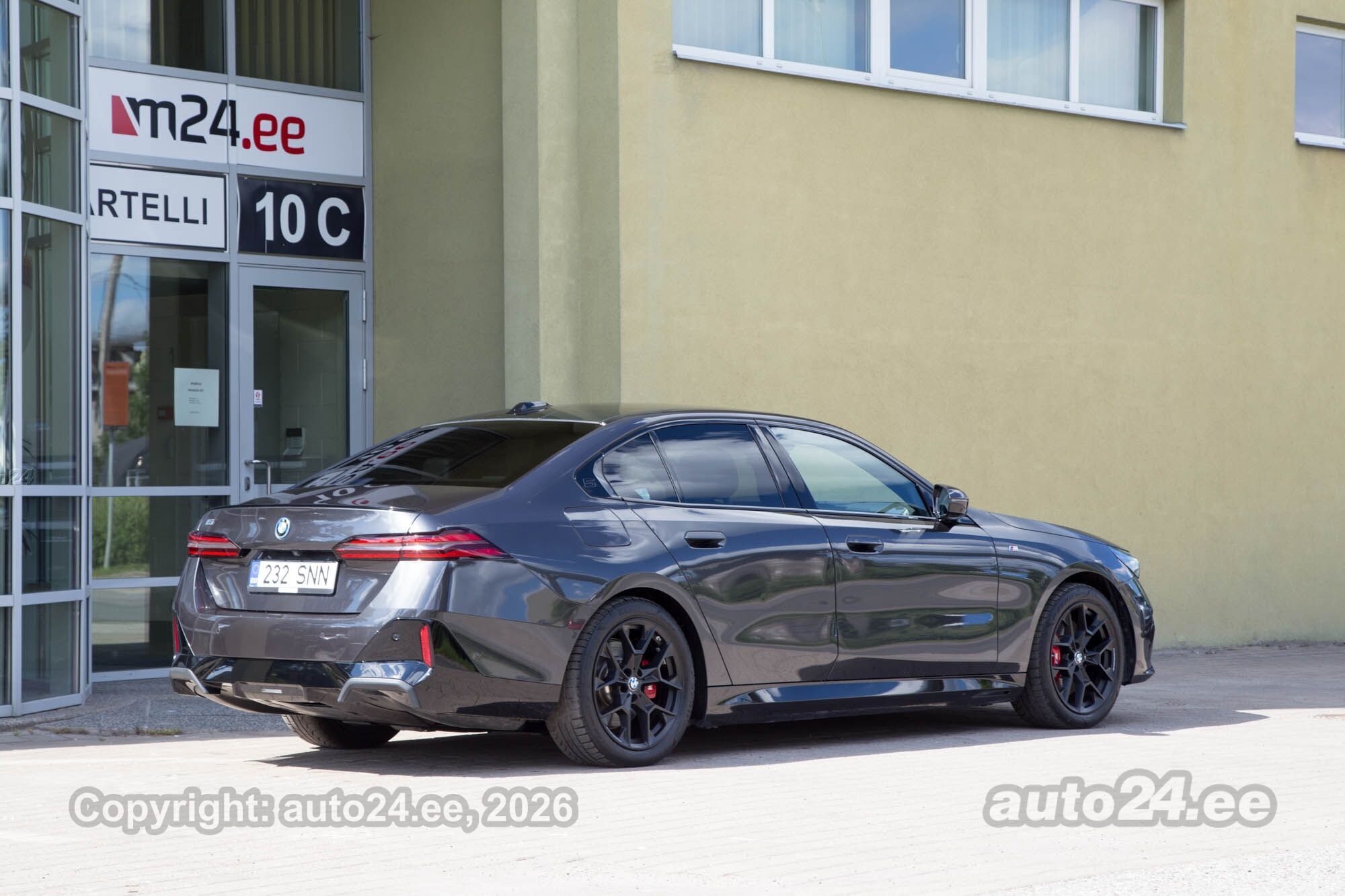 BMW i5 2023, photo 4/10