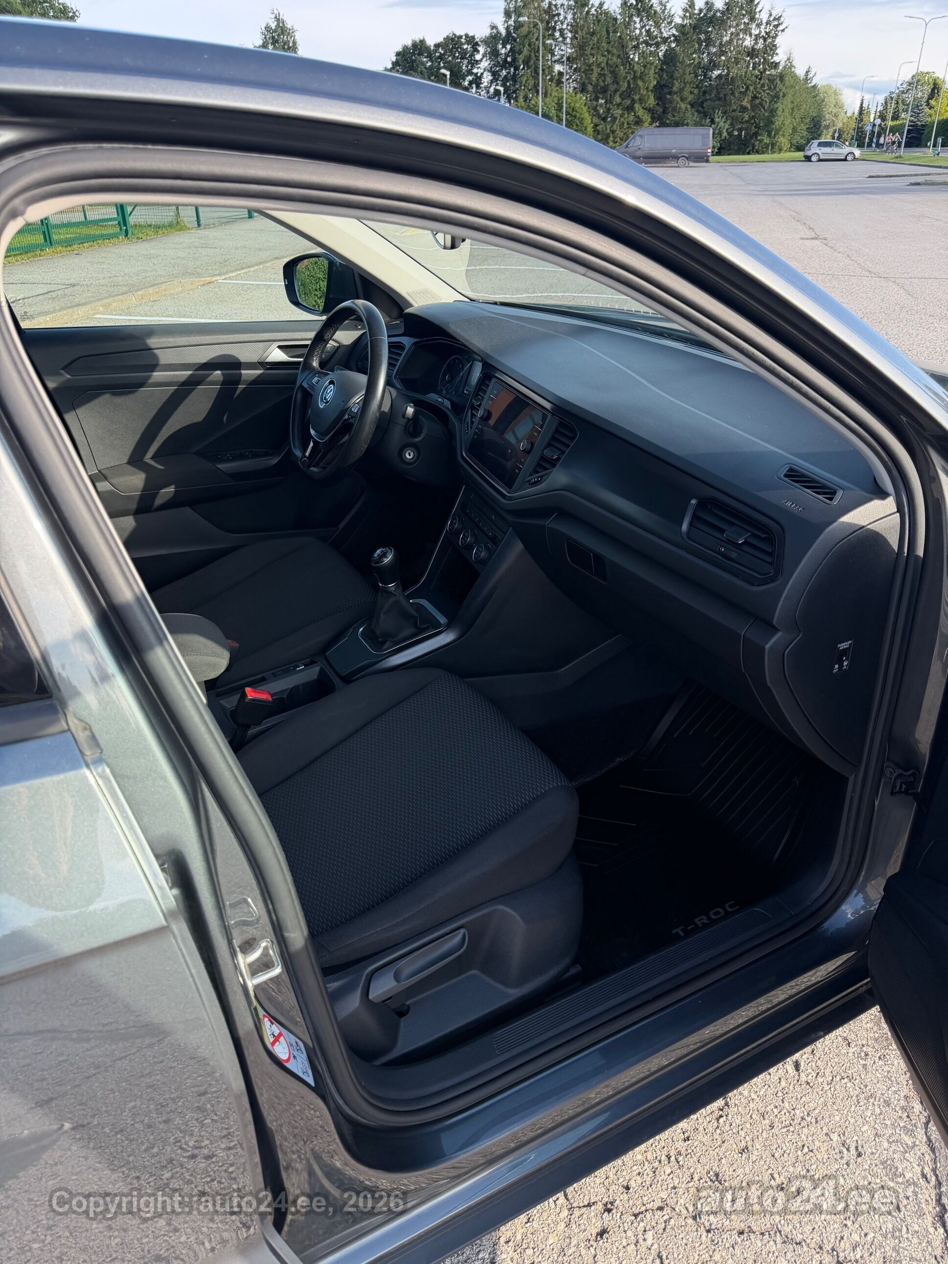 Volkswagen T-Roc 1.0 85kW 2018, photo 4/8