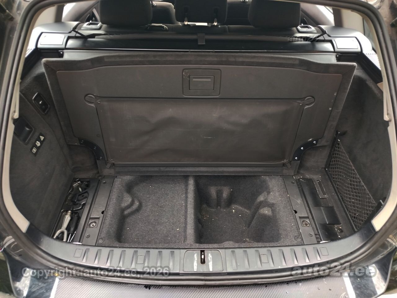 BMW 3 Series 2011 — photo 19