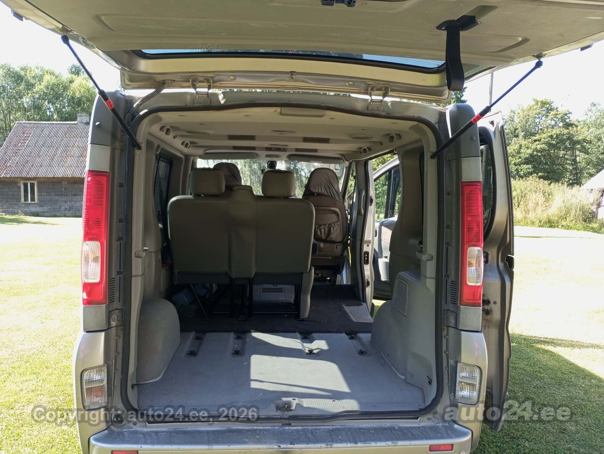 Renault Trafic 2.5 107kW 2007, kuva 6/10
