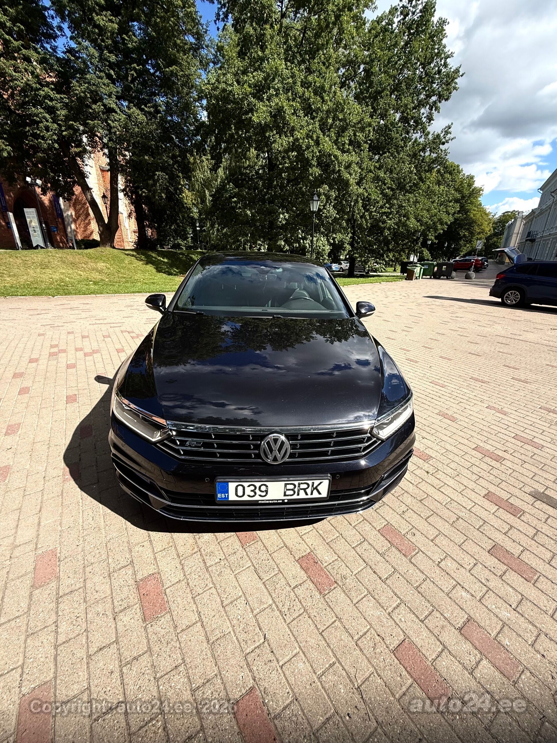Volkswagen Passat - 4