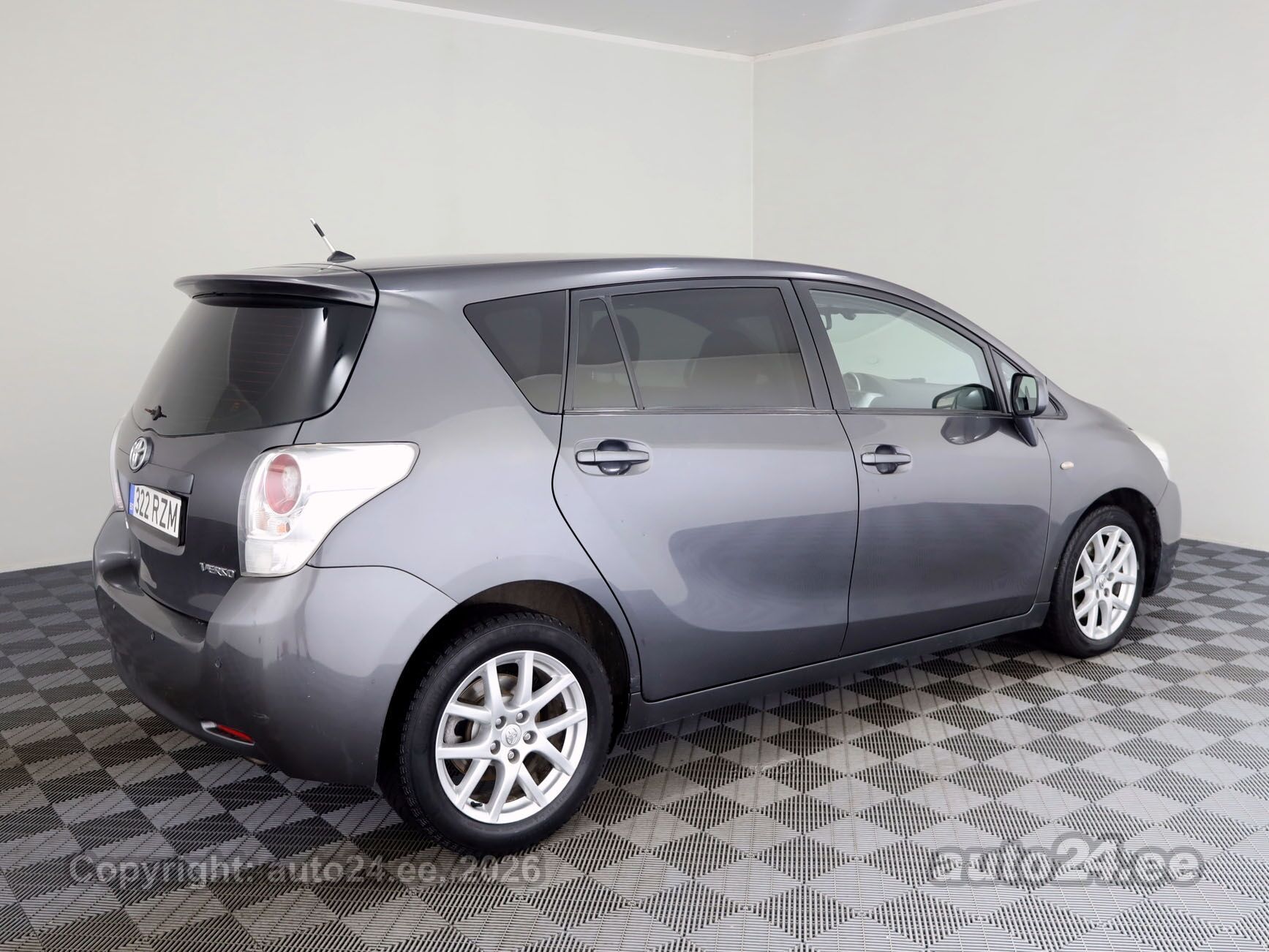 Toyota Verso 2011, photo 3/9
