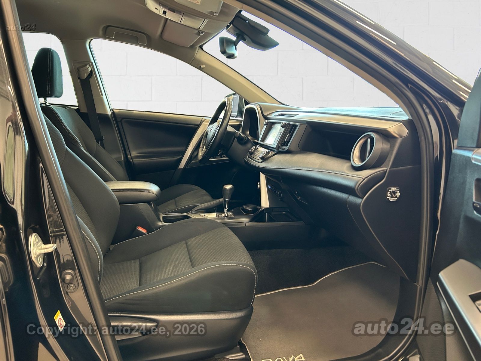 Toyota RAV4 Luxury 2.5 114kW 2018, kuva 6/10