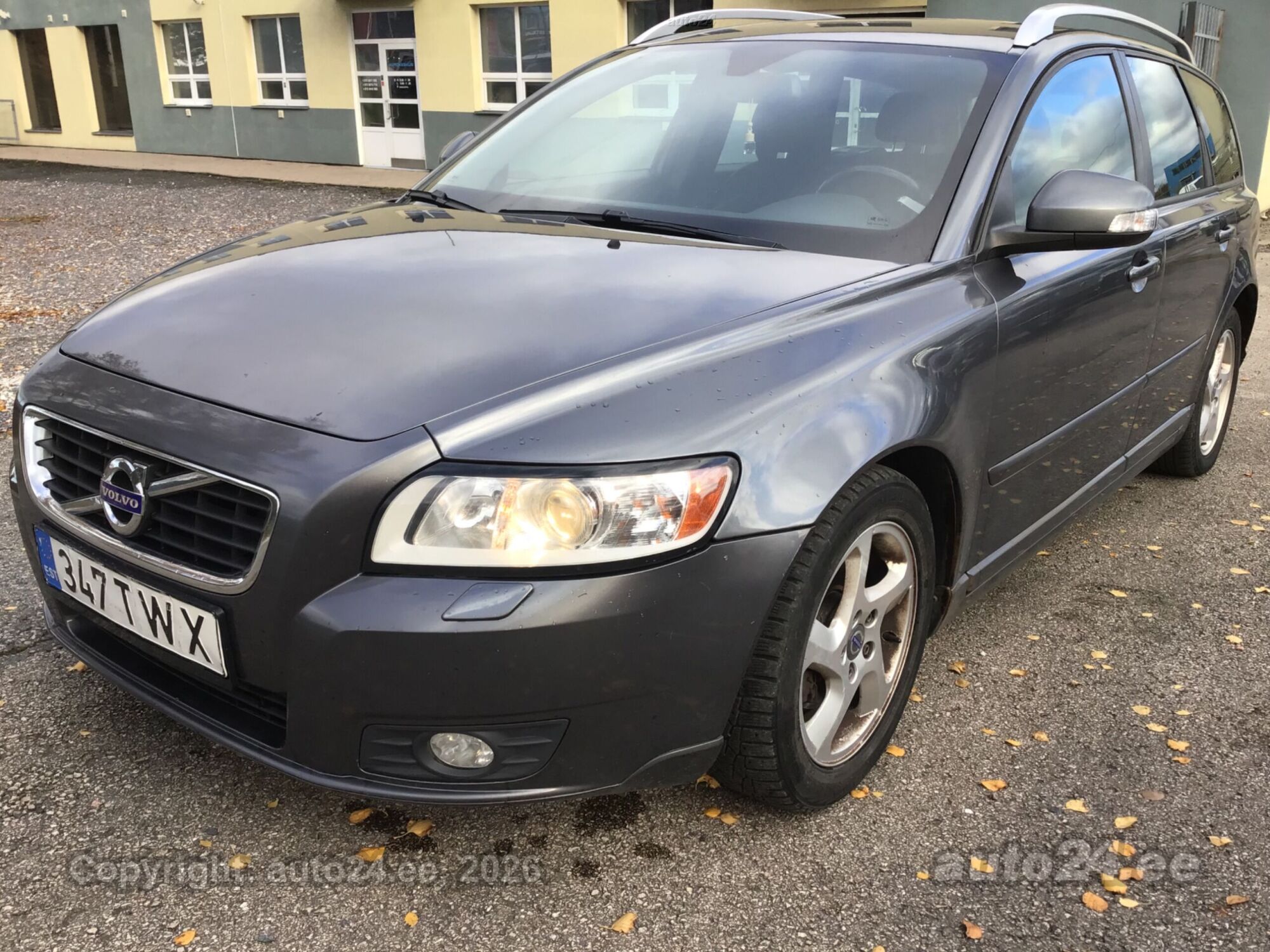 Volvo V50 2012 — салон