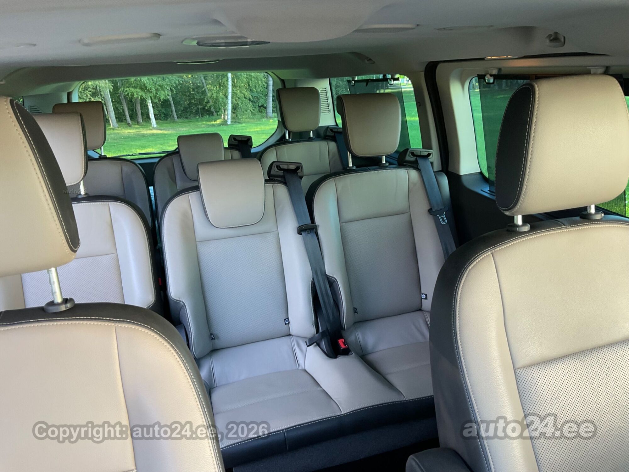 Ford Tourneo Custom - 10