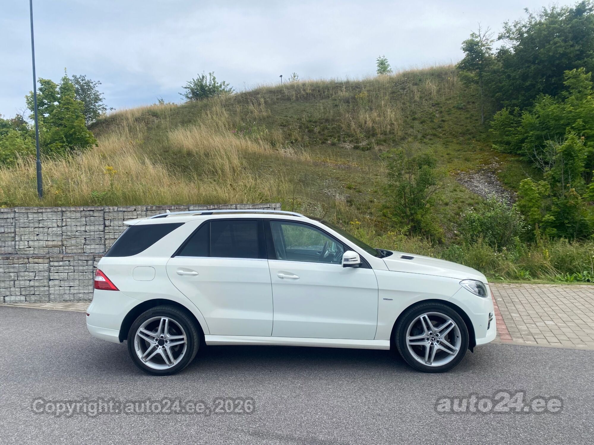 Mercedes-Benz M-sarja ML 350 3.0 190kW 2012, kuva 4/10