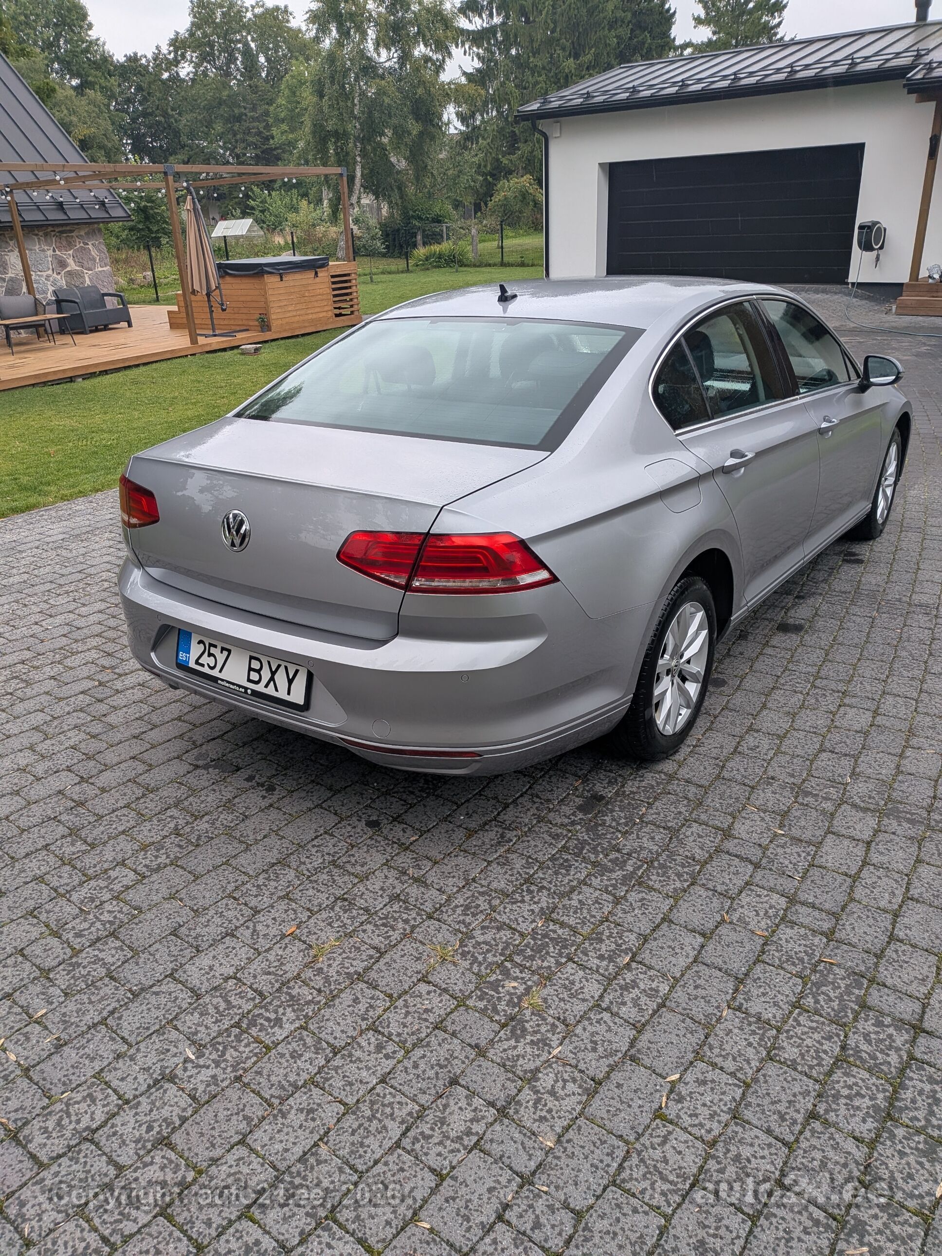 Volkswagen Passat - 4