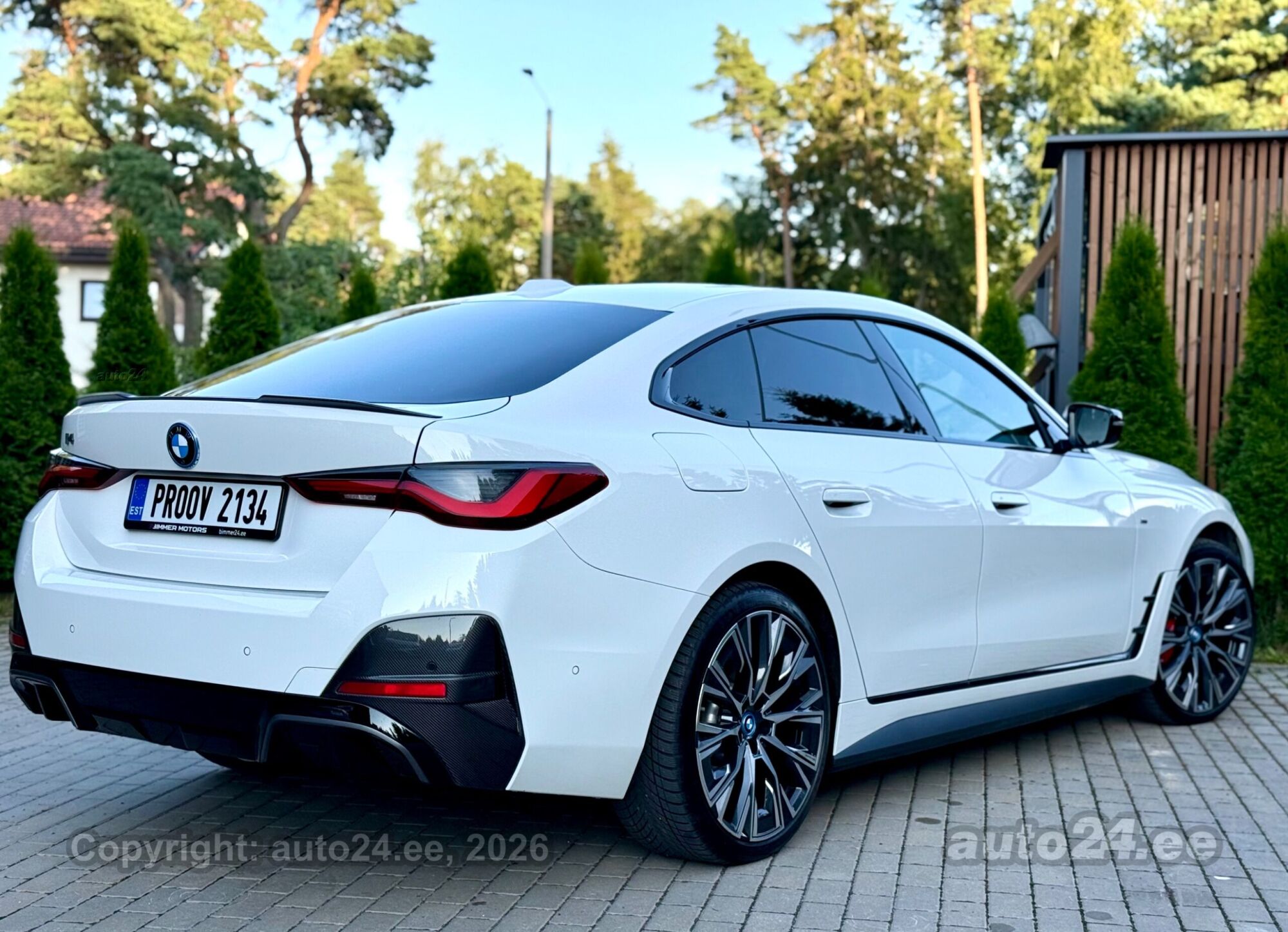 BMW i4 2023, kuva 2/10