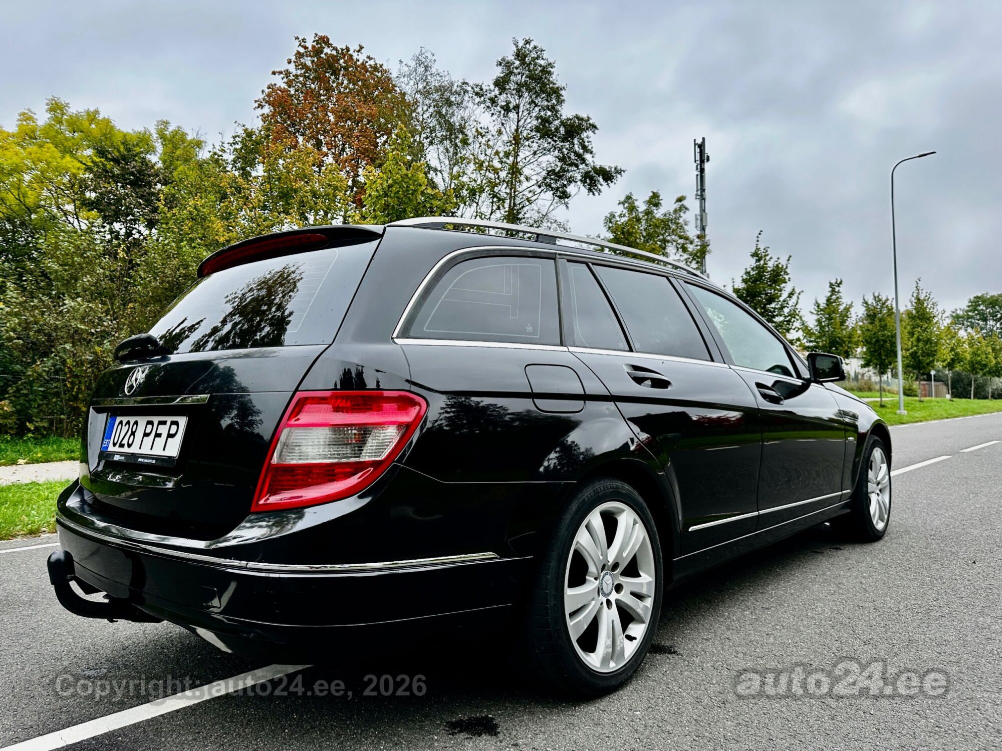 Mercedes-Benz C-Class 2009 — engine 2148 cm³ (100 kW)