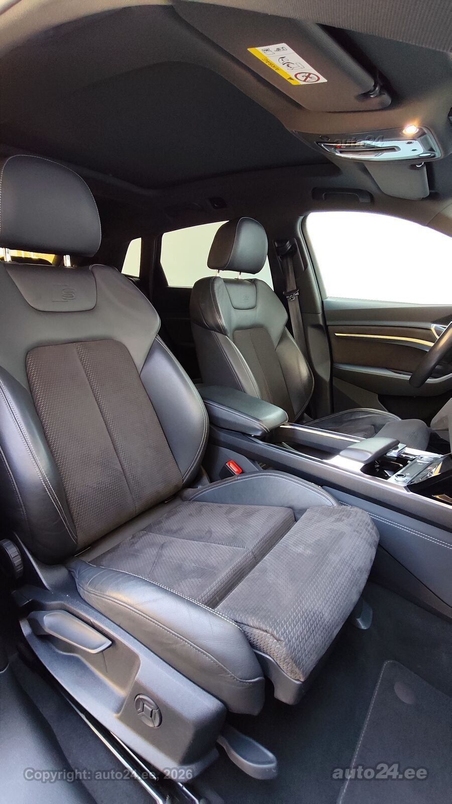 Audi e-tron 158kW 2019, photo 6/10