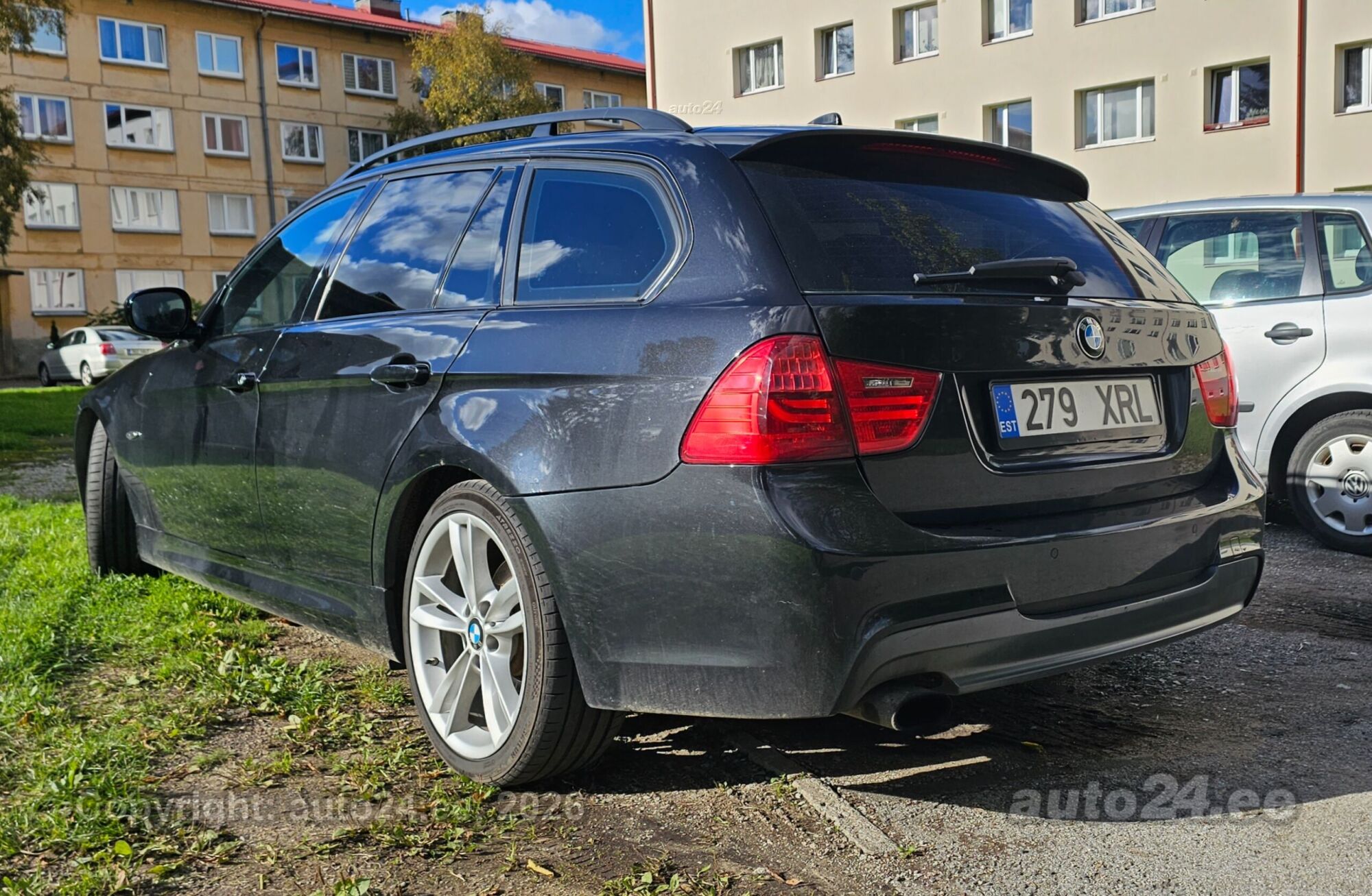 BMW 3 Series 2009 — interior