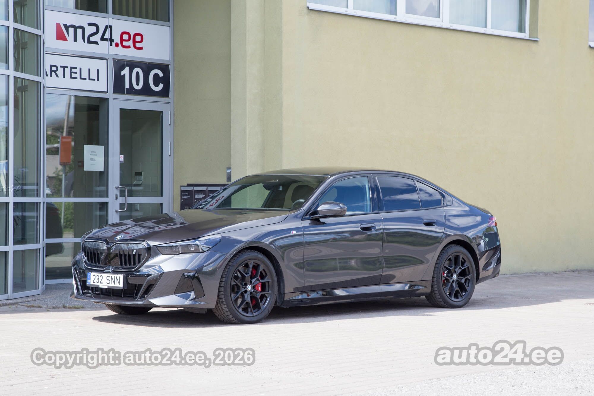 BMW i5 2023, photo 5/10