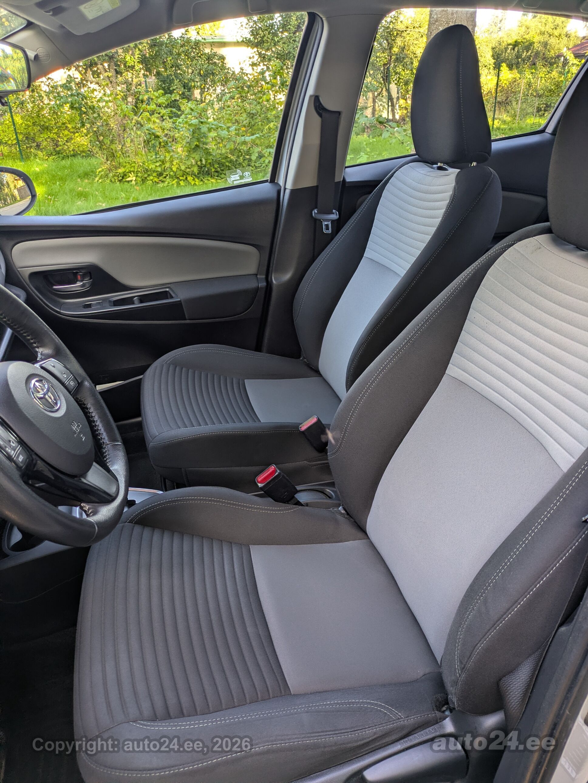 Toyota Yaris - 10