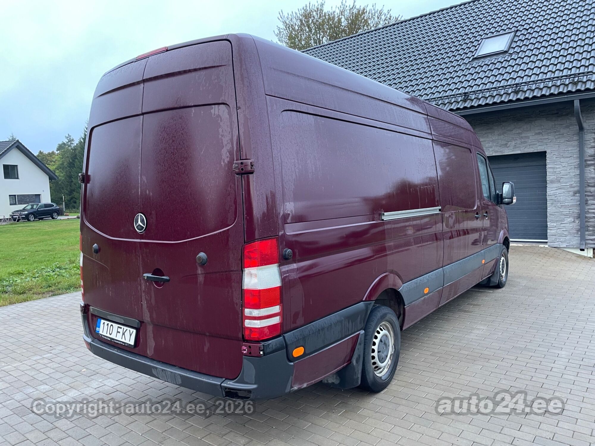 Mercedes-Benz Sprinter 2012 — салон