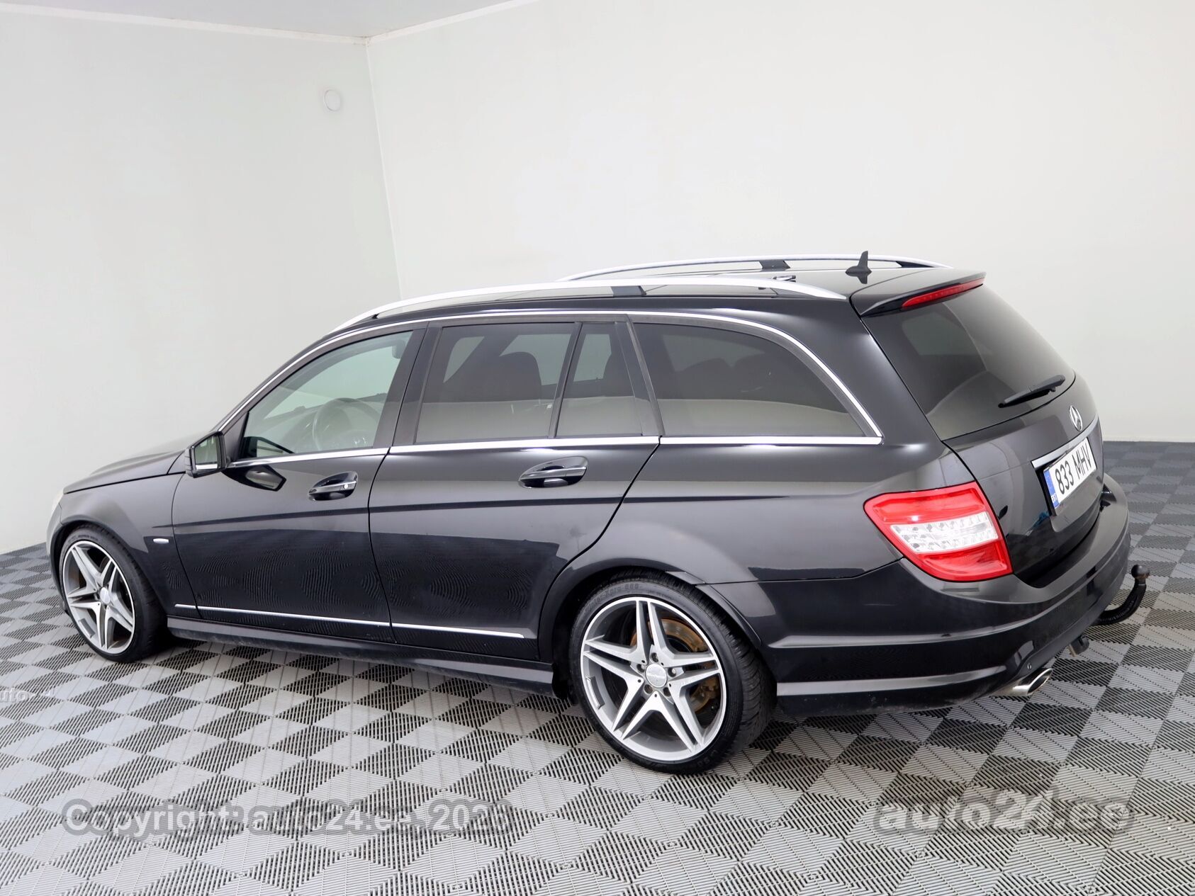 Mercedes-Benz C-Class 2008 — engine 2987 cm³ (165 kW)