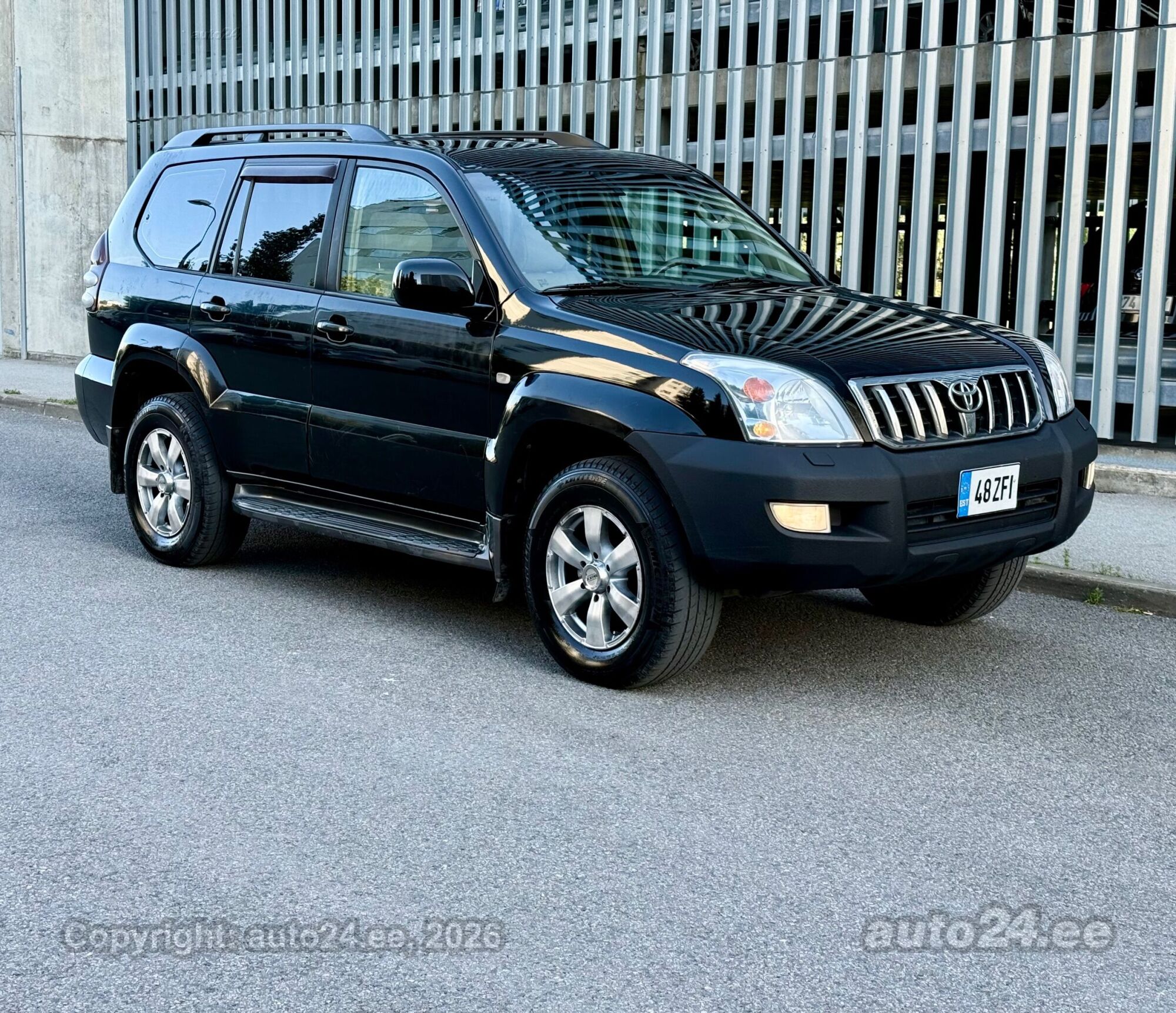Toyota Land Cruiser Seven s 3.0 120kW