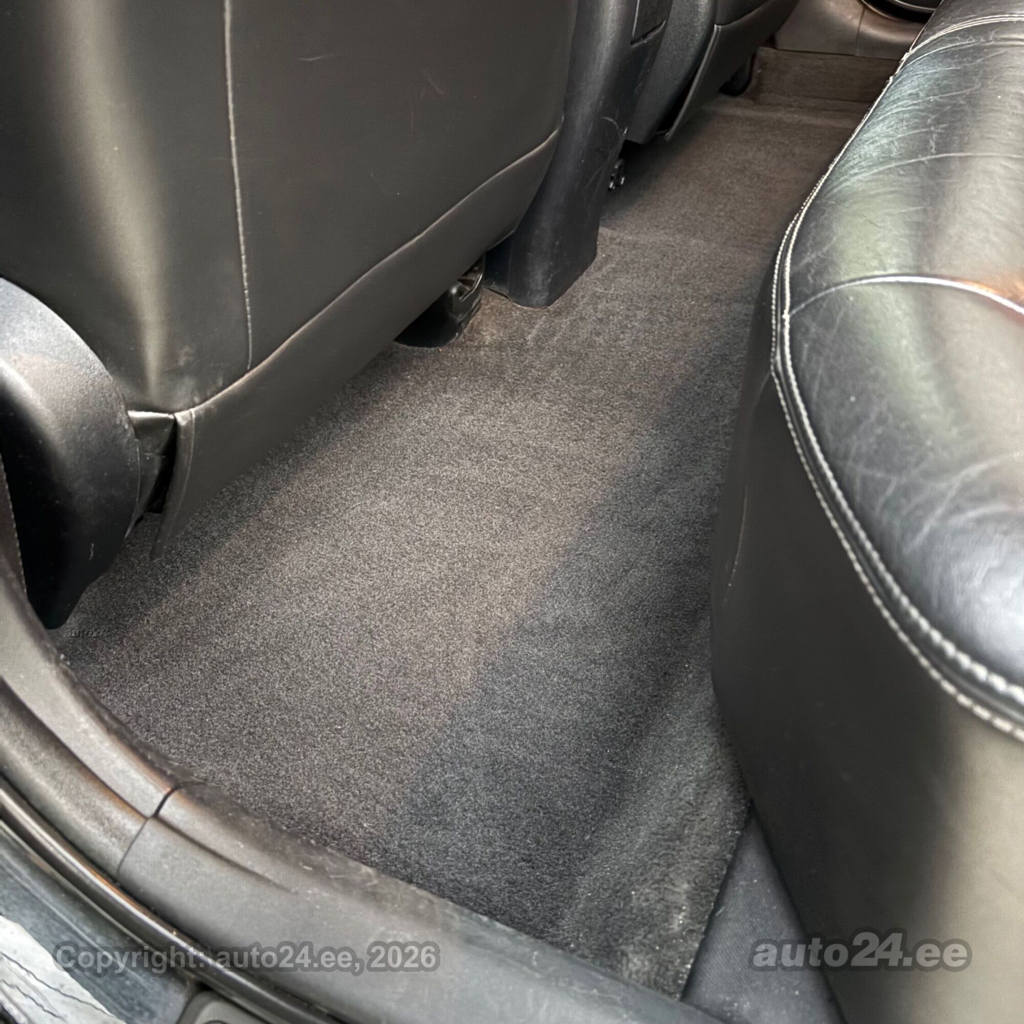 Toyota Avensis 2011 — photo 11