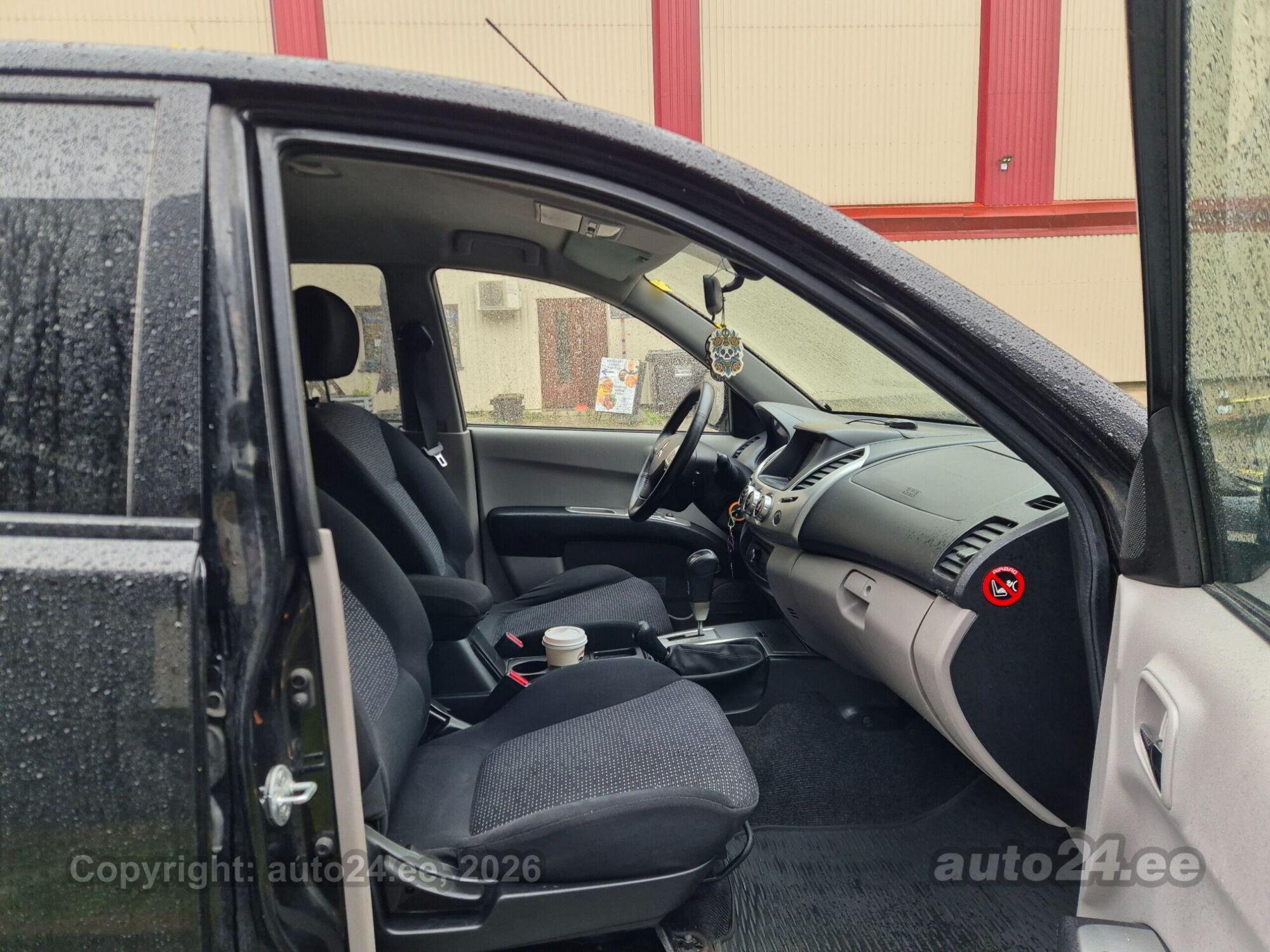 Mitsubishi L200 2012 — photo 9
