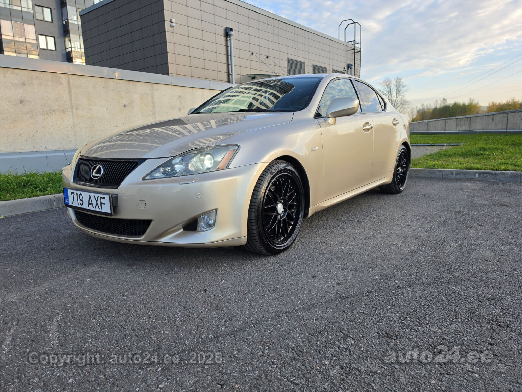 Lexus IS