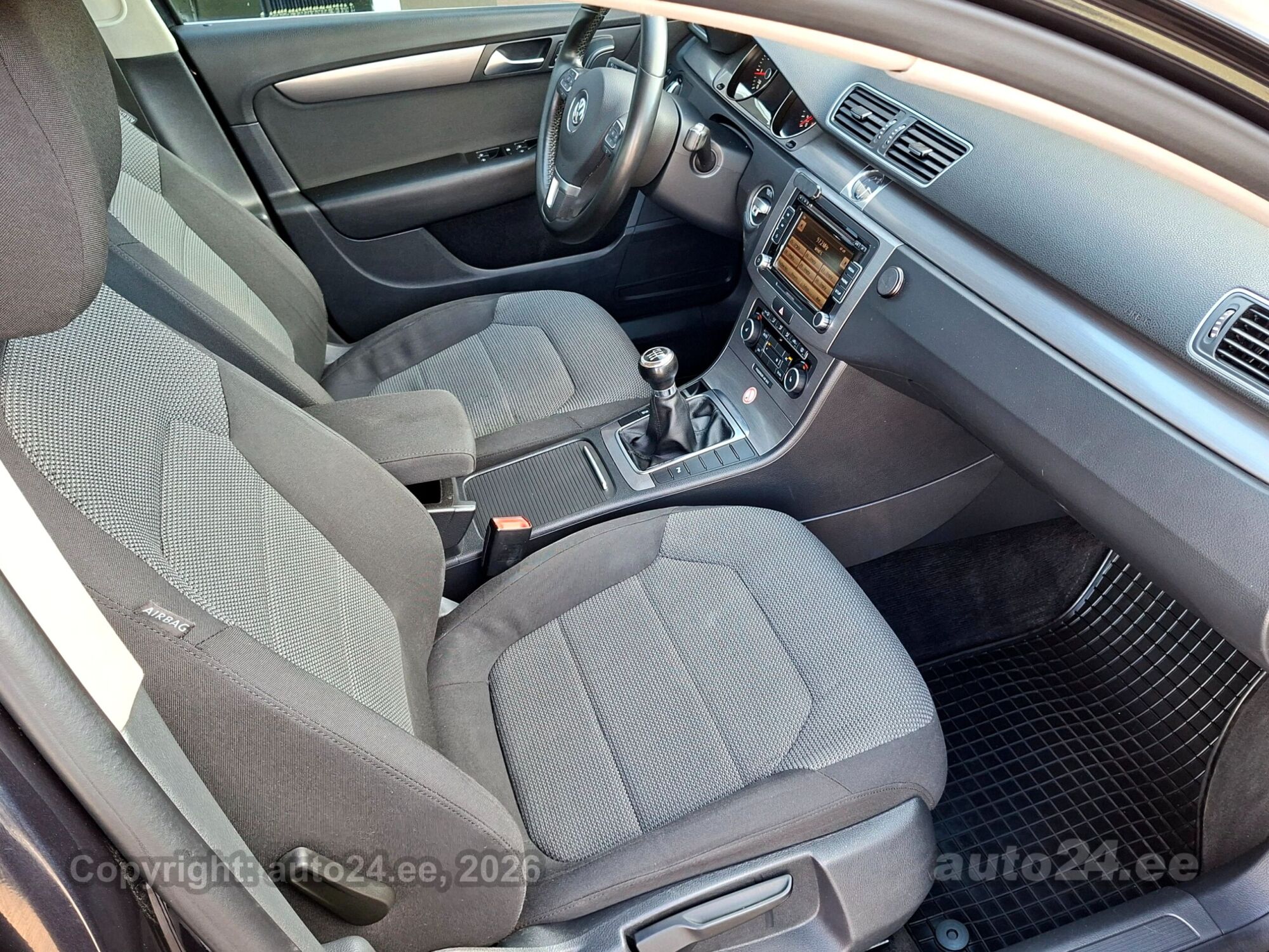 Volkswagen Passat - 8