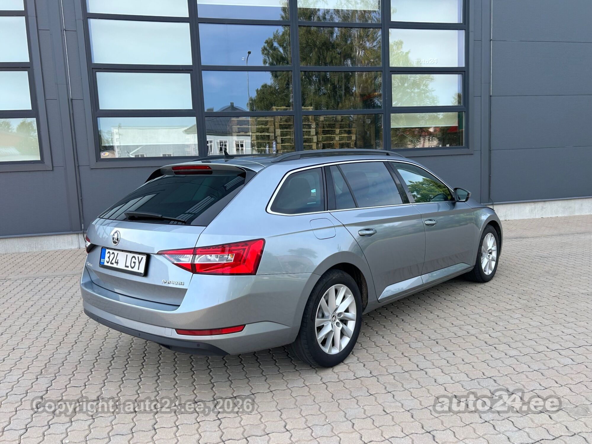 Skoda Superb 2.0 110kW 2016, kuva 6/10