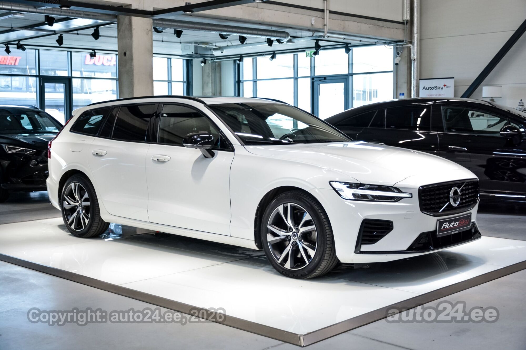Volvo V60 Volvo V60 T8 AWD R-Design Recharge PLUG-IN HYB 2.0 288kW