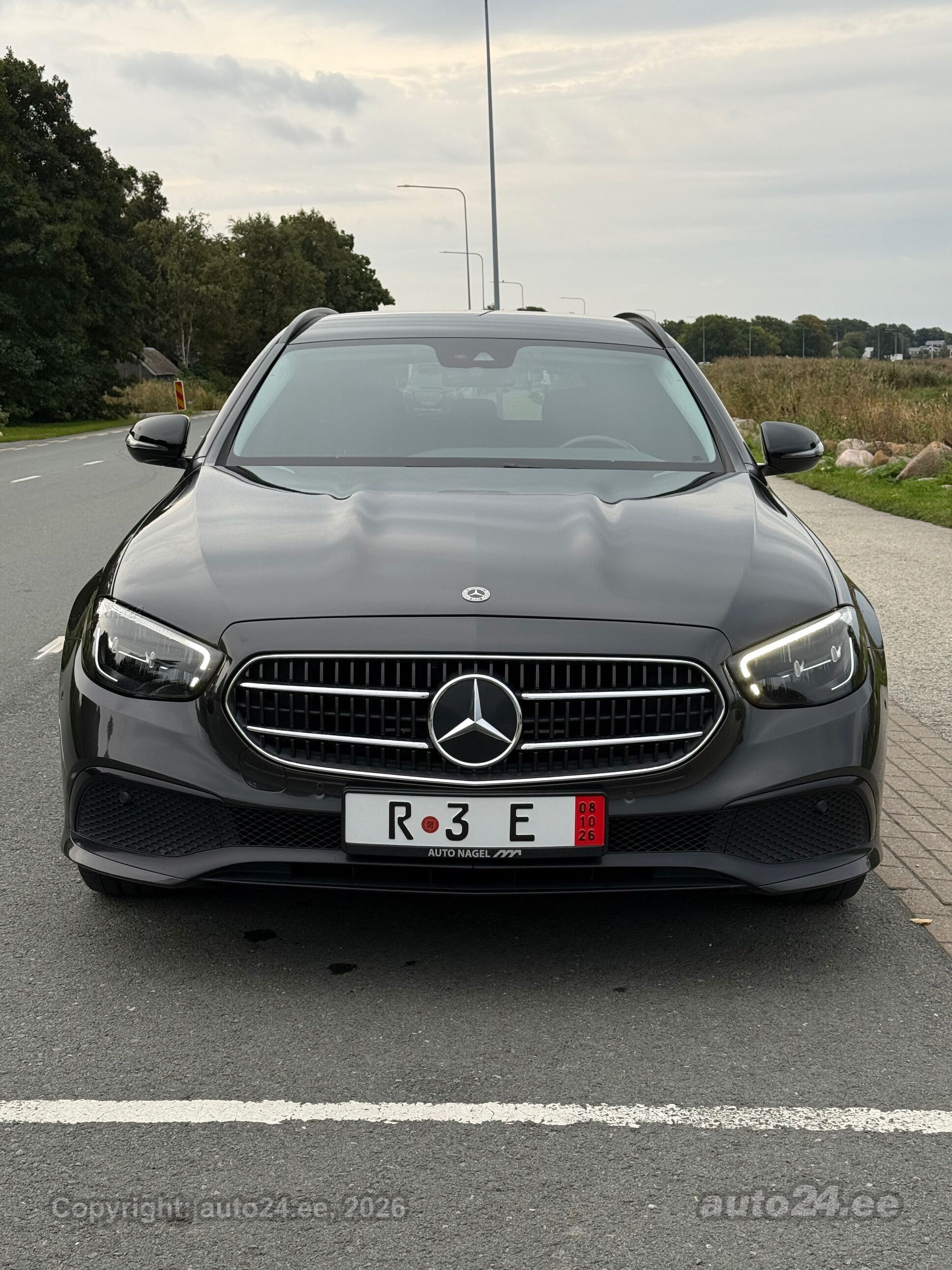 Mercedes-Benz 220 - 1