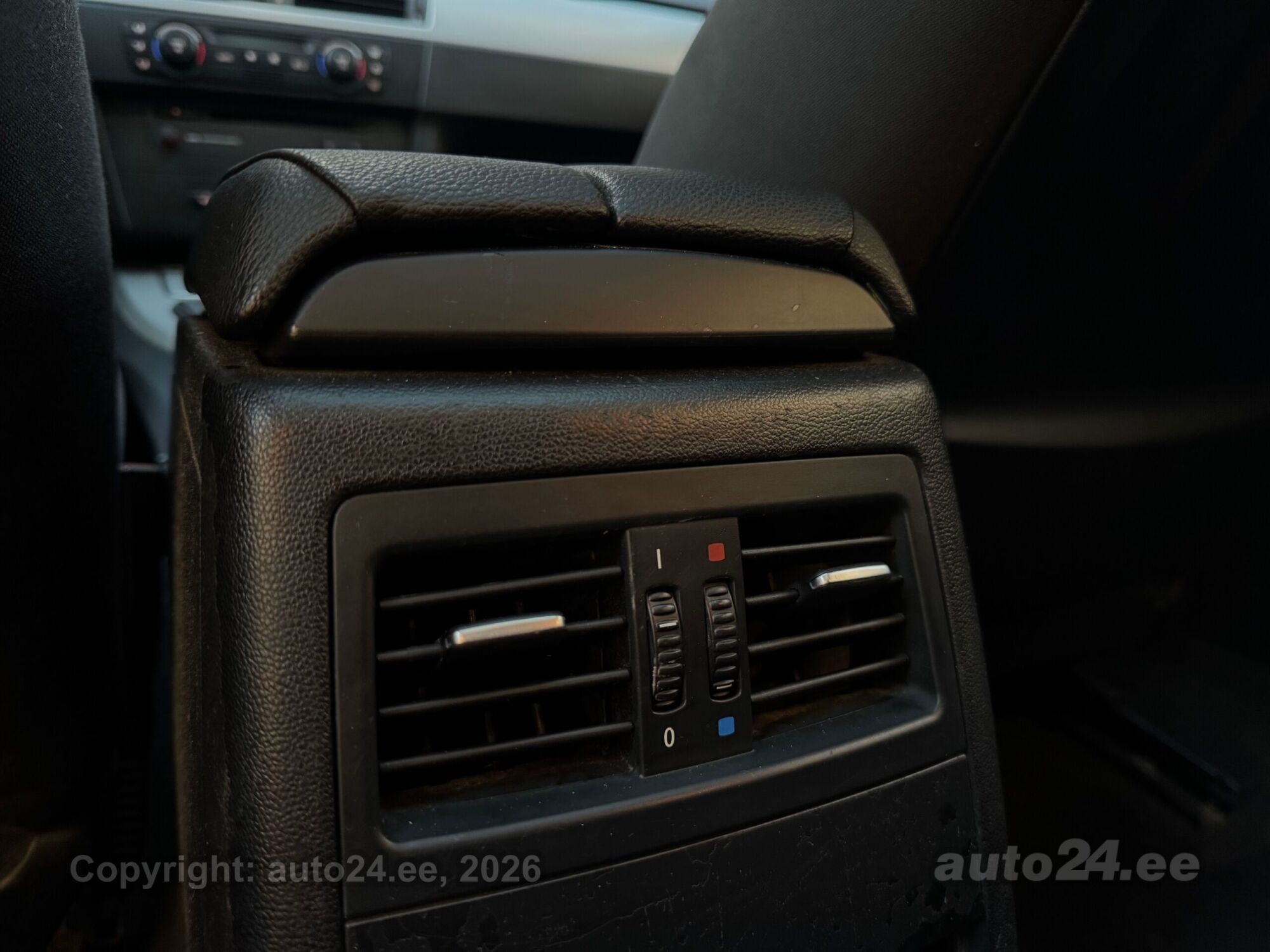BMW 3 Series 2005 — photo 18